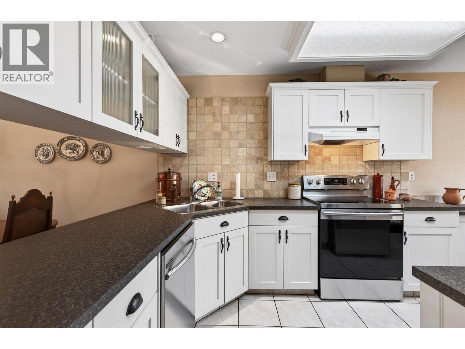 1750 Pacific Way Unit# 16, Kamloops, British Columbia  V2E 2K8 - Photo 12 - 10376925