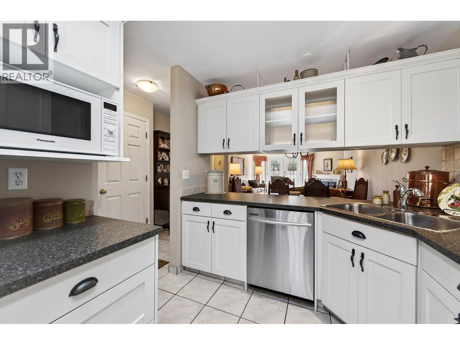 1750 Pacific Way Unit# 16, Kamloops, British Columbia  V2E 2K8 - Photo 13 - 10376925