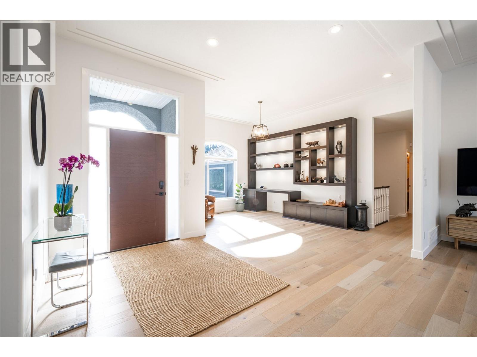 2102 Lillooet Court, Kelowna, British Columbia  V1V 1Y2 - Photo 4 - 10374633