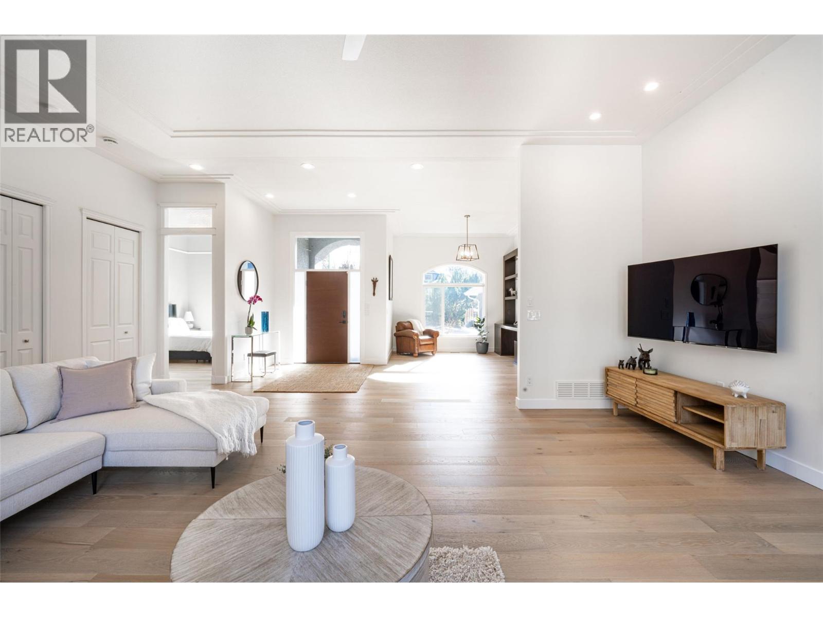 2102 Lillooet Court, Kelowna, British Columbia  V1V 1Y2 - Photo 7 - 10374633