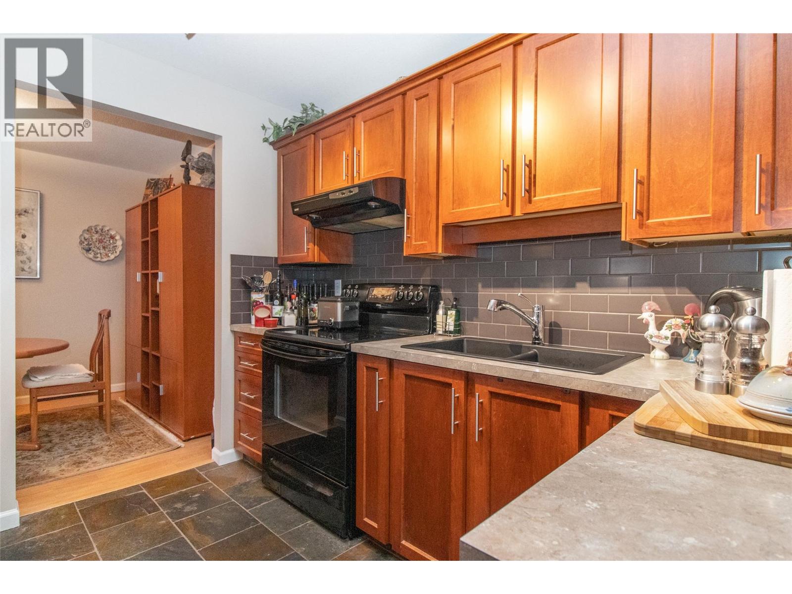 945 Lawrence Avenue Unit# 307, Kelowna, British Columbia  V1Y 6M3 - Photo 9 - 10377060