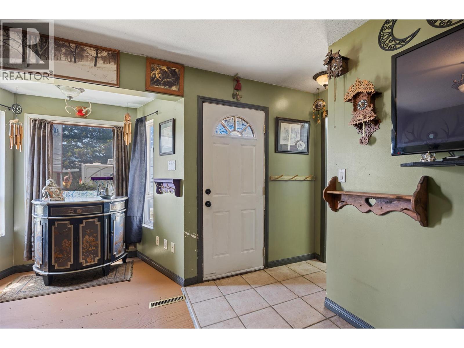 2287 Granite Avenue, Merritt, British Columbia  V1K 1B8 - Photo 4 - 10377106