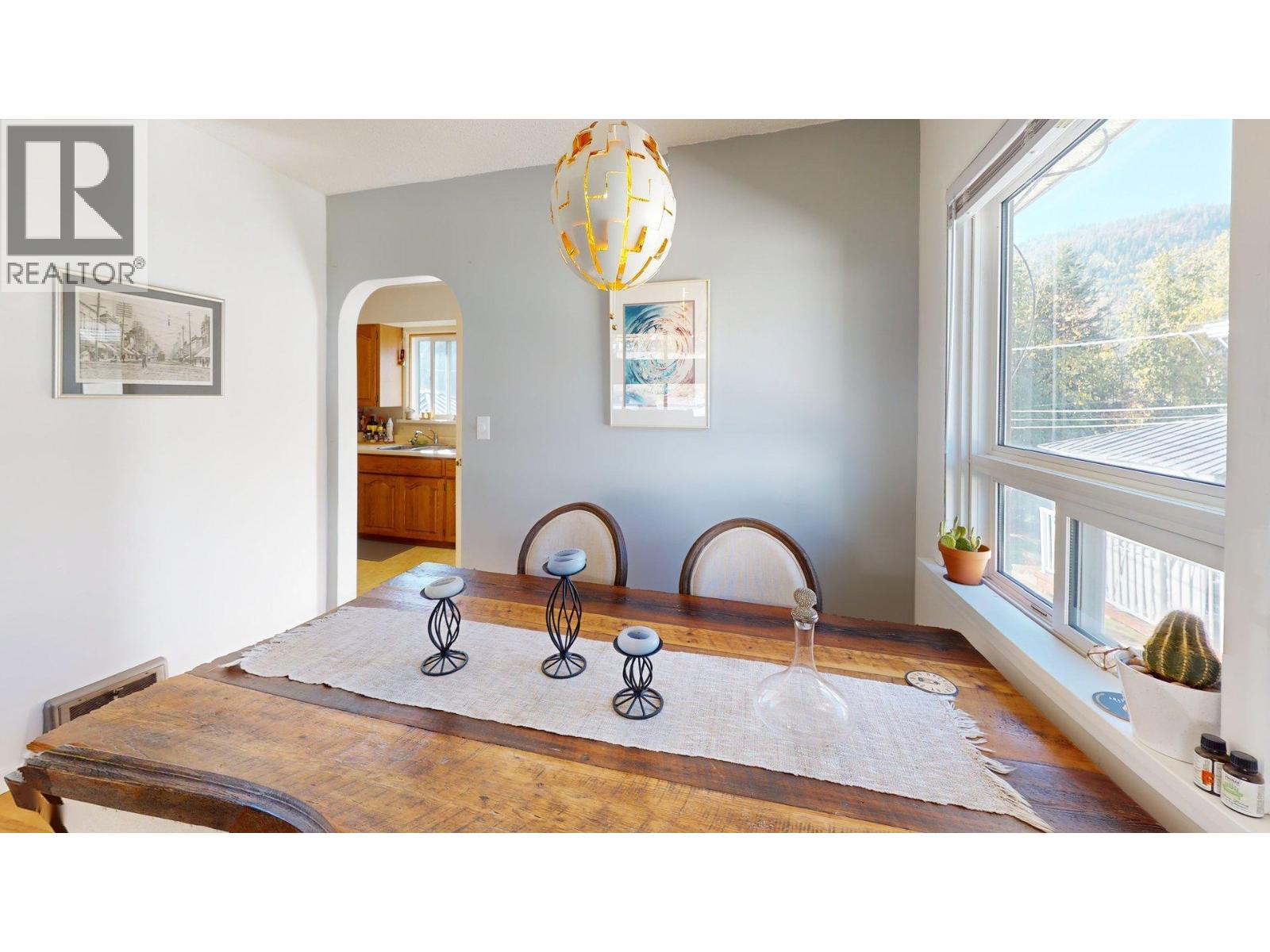 3130 Iris Crescent, Trail, British Columbia  V1R 2Y7 - Photo 10 - 10376790