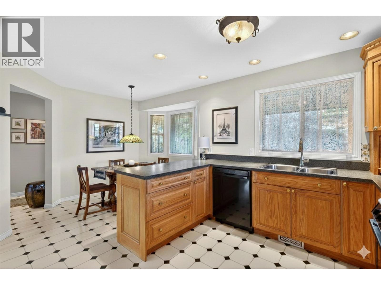 9823 Winview Road, Lake Country, British Columbia  V4V 1L6 - Photo 9 - 10376917