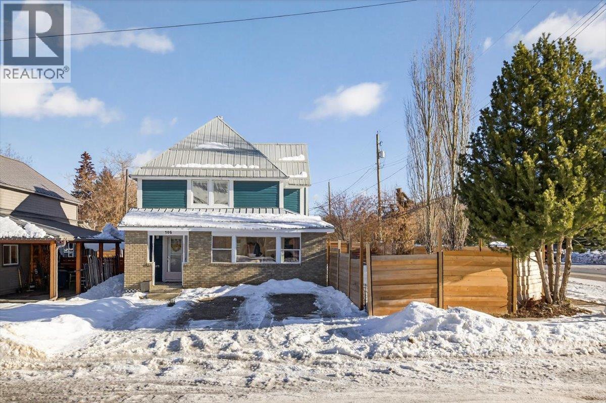 106 1st Street, Fernie, British Columbia  V0B 1M0 - Photo 1 - 10376820