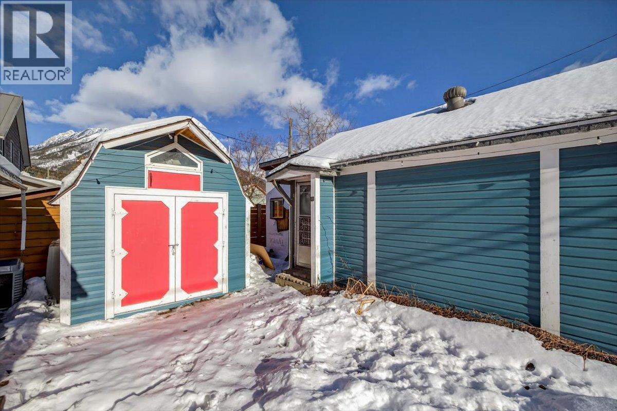 106 1st Street, Fernie, British Columbia  V0B 1M0 - Photo 43 - 10376820