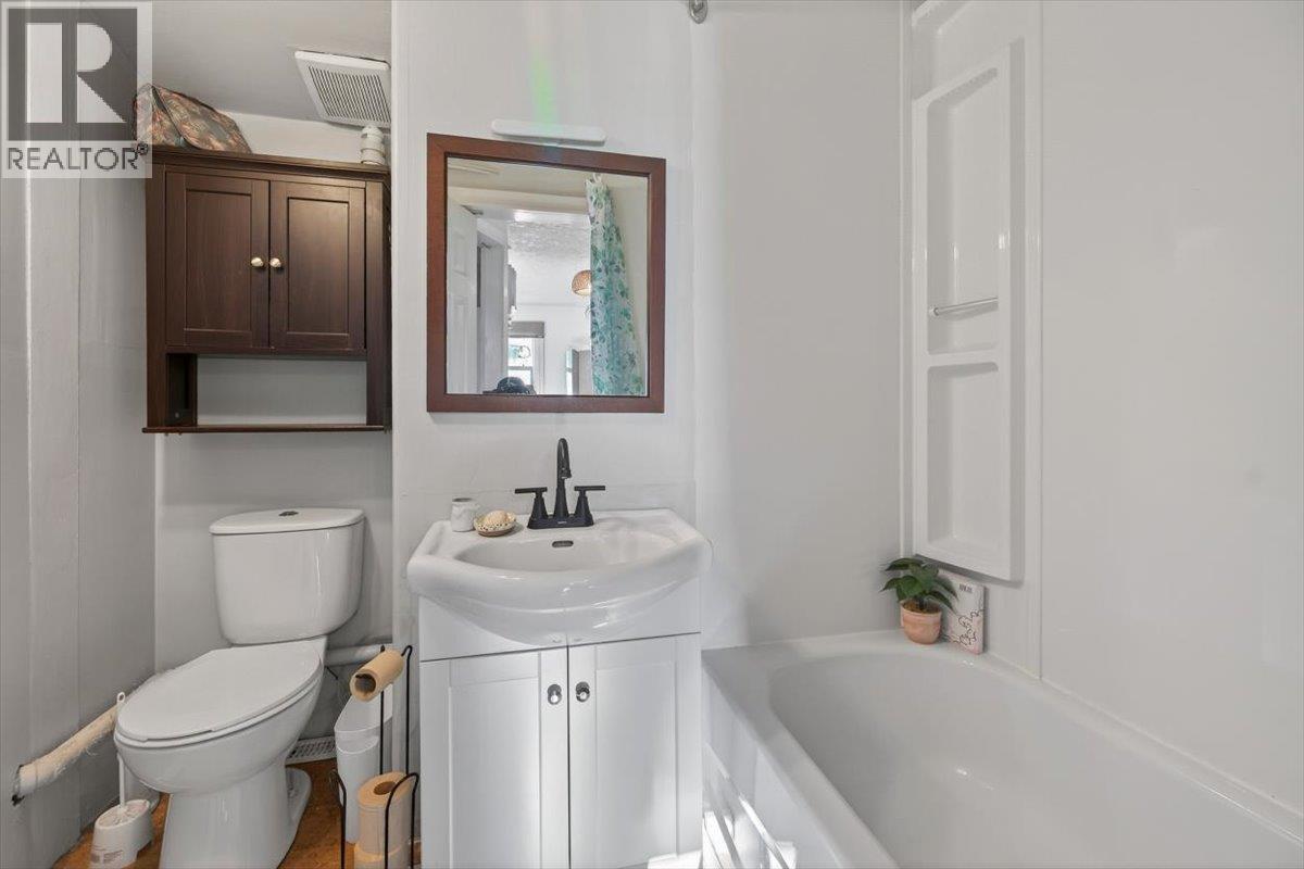 106 1st Street, Fernie, British Columbia  V0B 1M0 - Photo 48 - 10376820