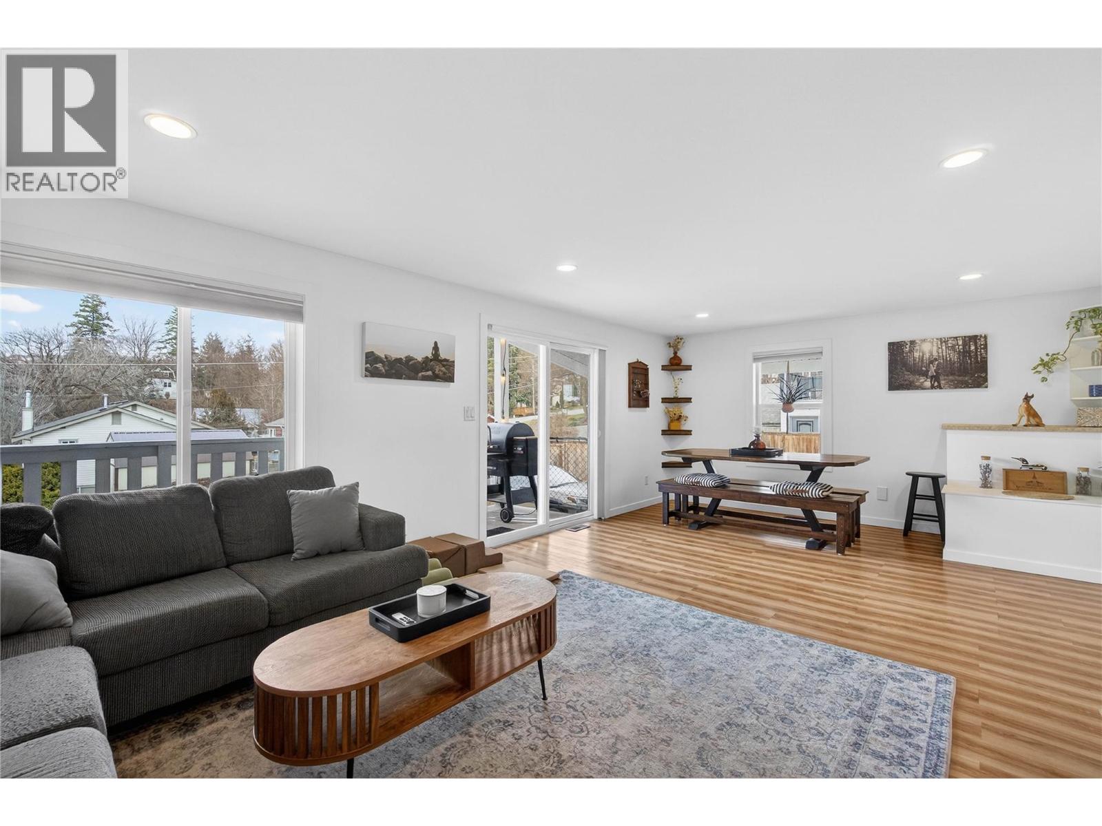 671 1 Avenue Se, Salmon Arm, British Columbia  V1E 1G7 - Photo 12 - 10376943