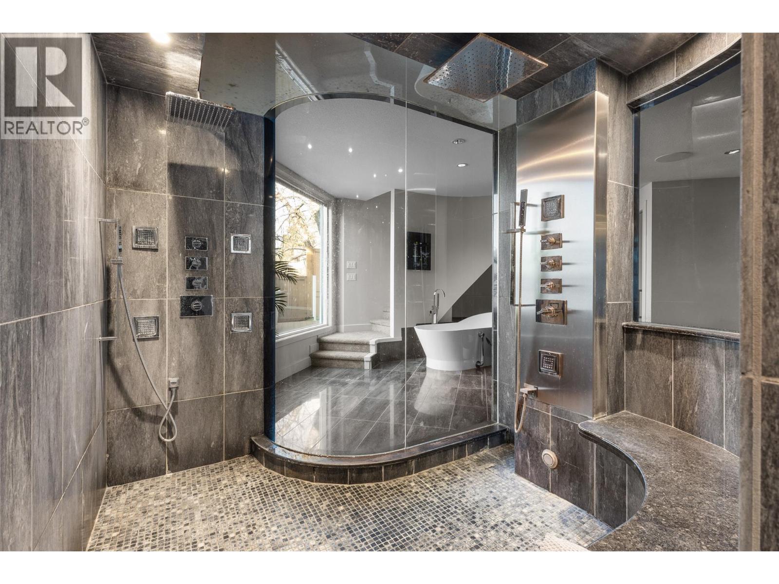 2100 Dewdney Road, Kelowna, British Columbia  V1V 2C3 - Photo 38 - 10374970