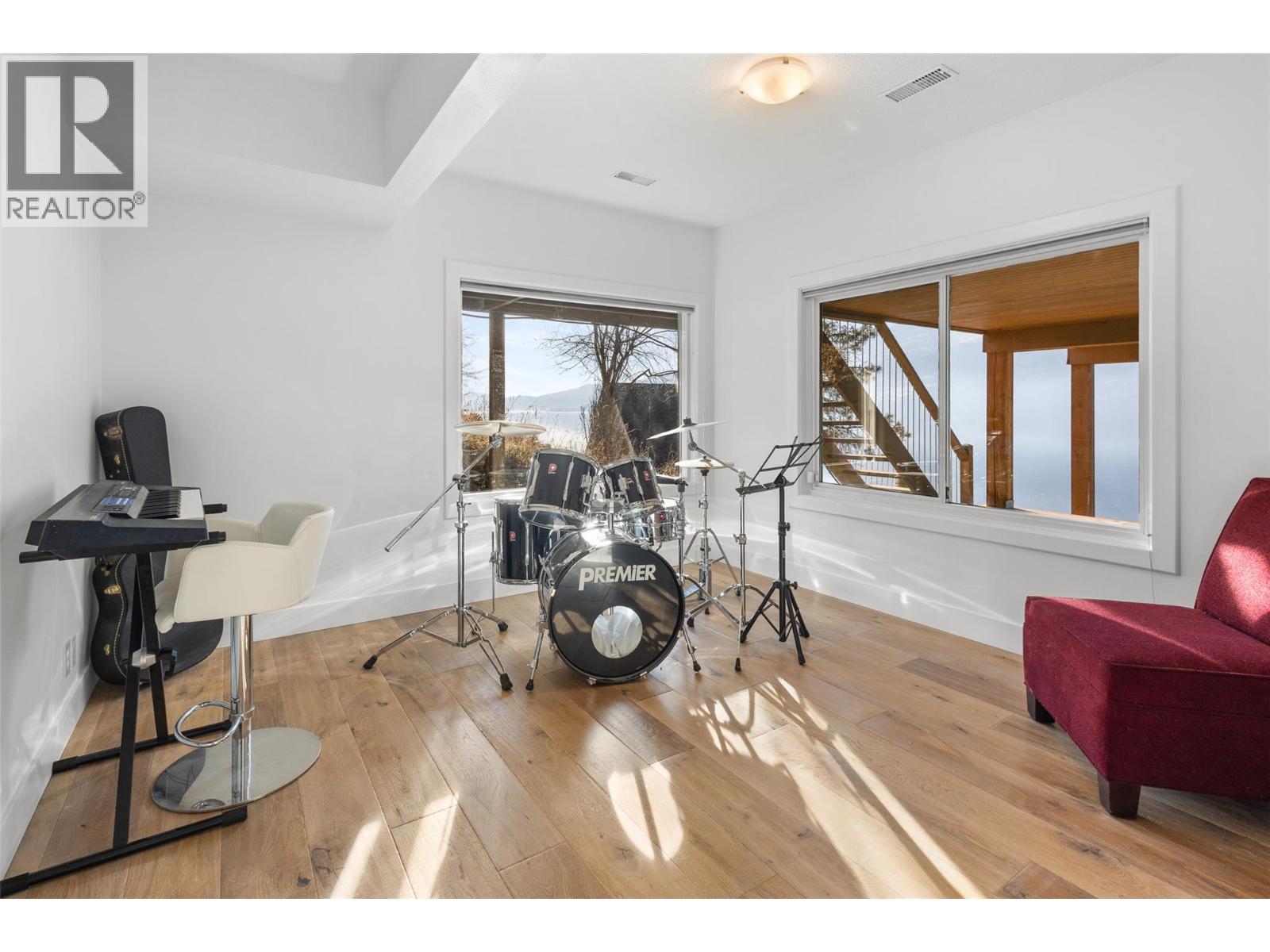 2100 Dewdney Road, Kelowna, British Columbia  V1V 2C3 - Photo 46 - 10374970