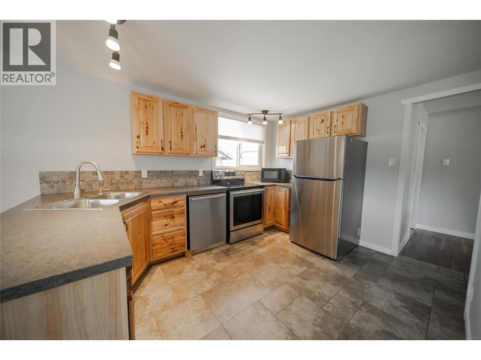 505 Chief David Road, Baynes Lake, British Columbia  V0B 1T4 - Photo 14 - 10377017