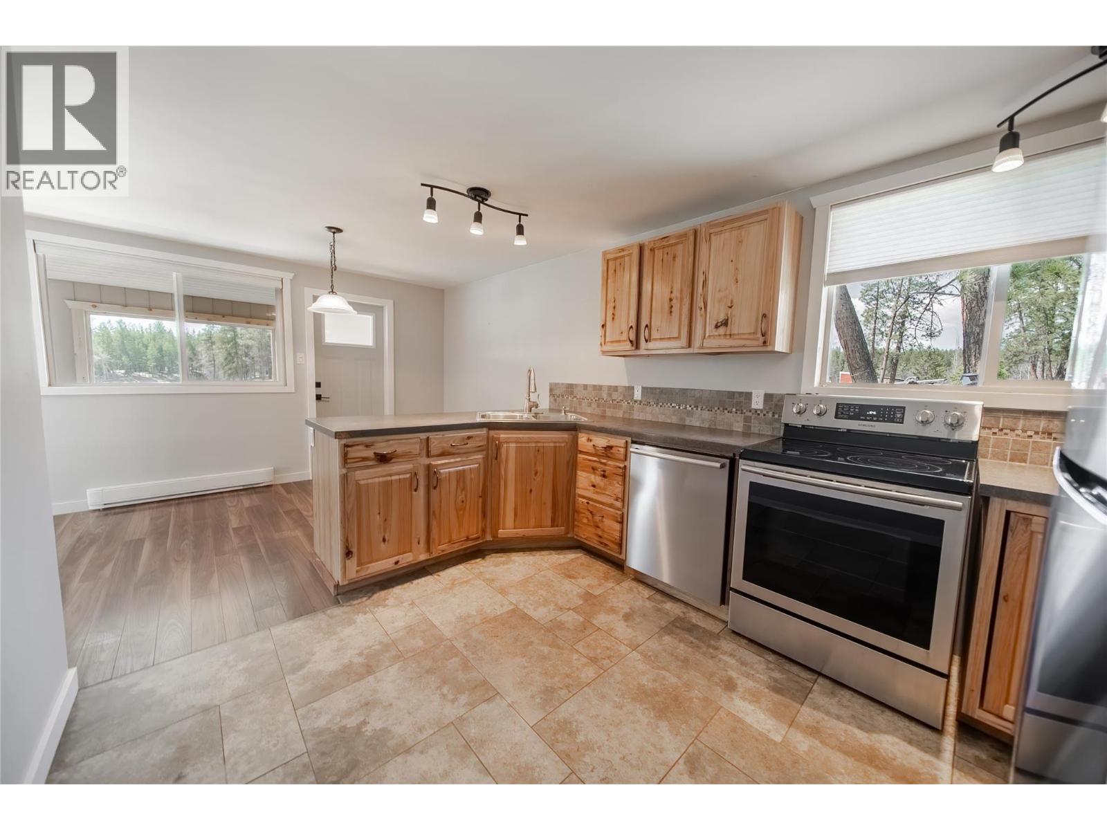 505 Chief David Road, Baynes Lake, British Columbia  V0B 1T4 - Photo 15 - 10377017