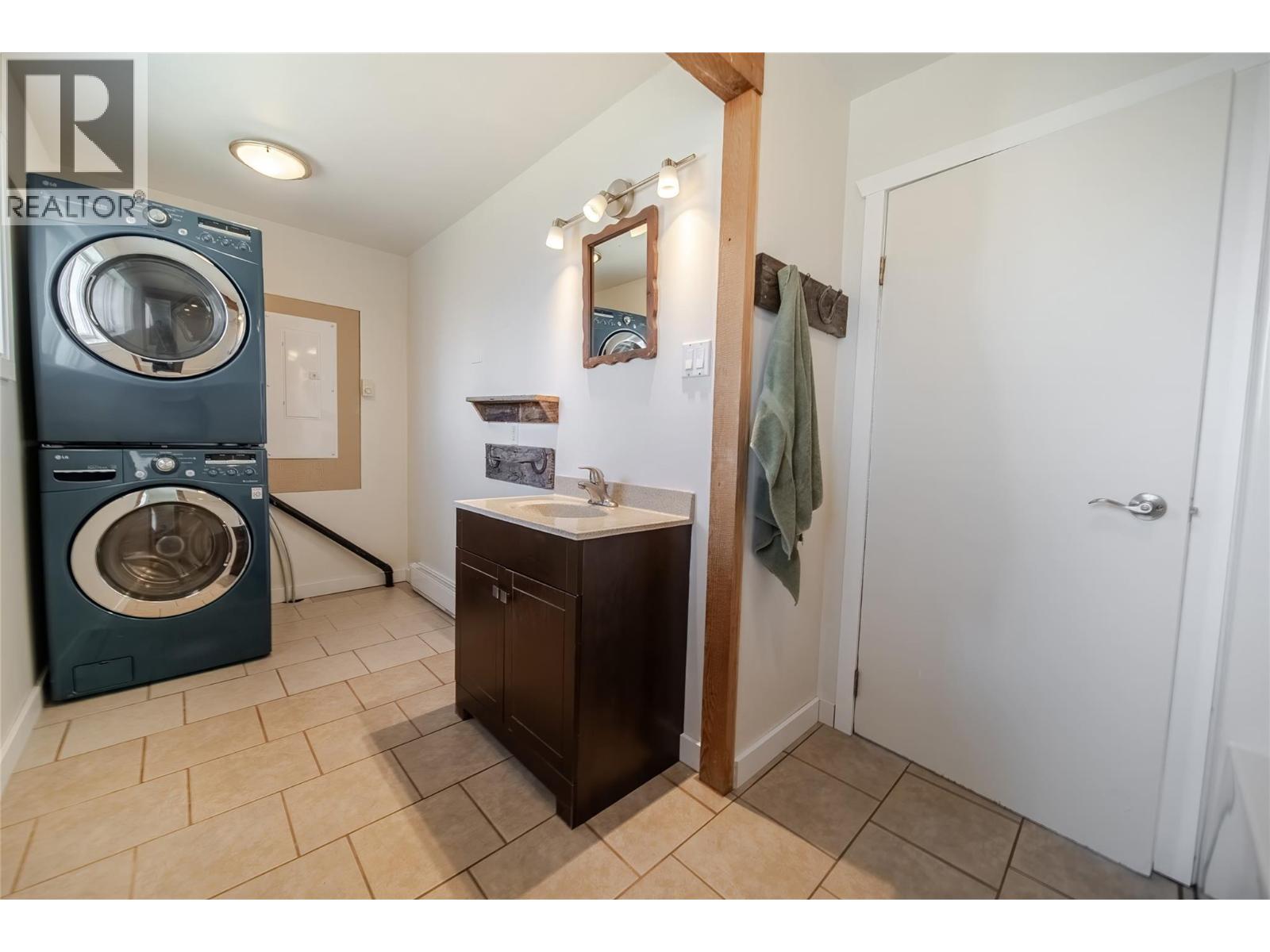 505 Chief David Road, Baynes Lake, British Columbia  V0B 1T4 - Photo 23 - 10377017