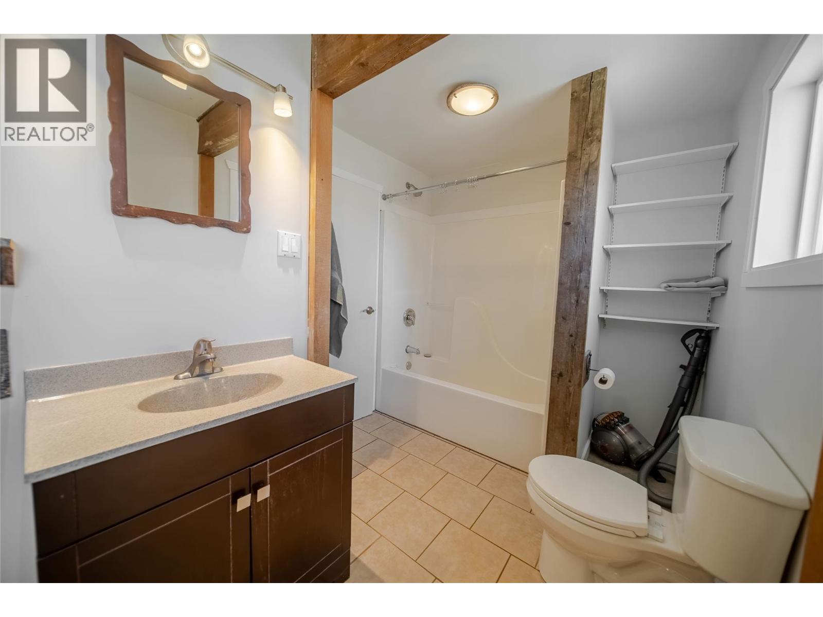 505 Chief David Road, Baynes Lake, British Columbia  V0B 1T4 - Photo 24 - 10377017