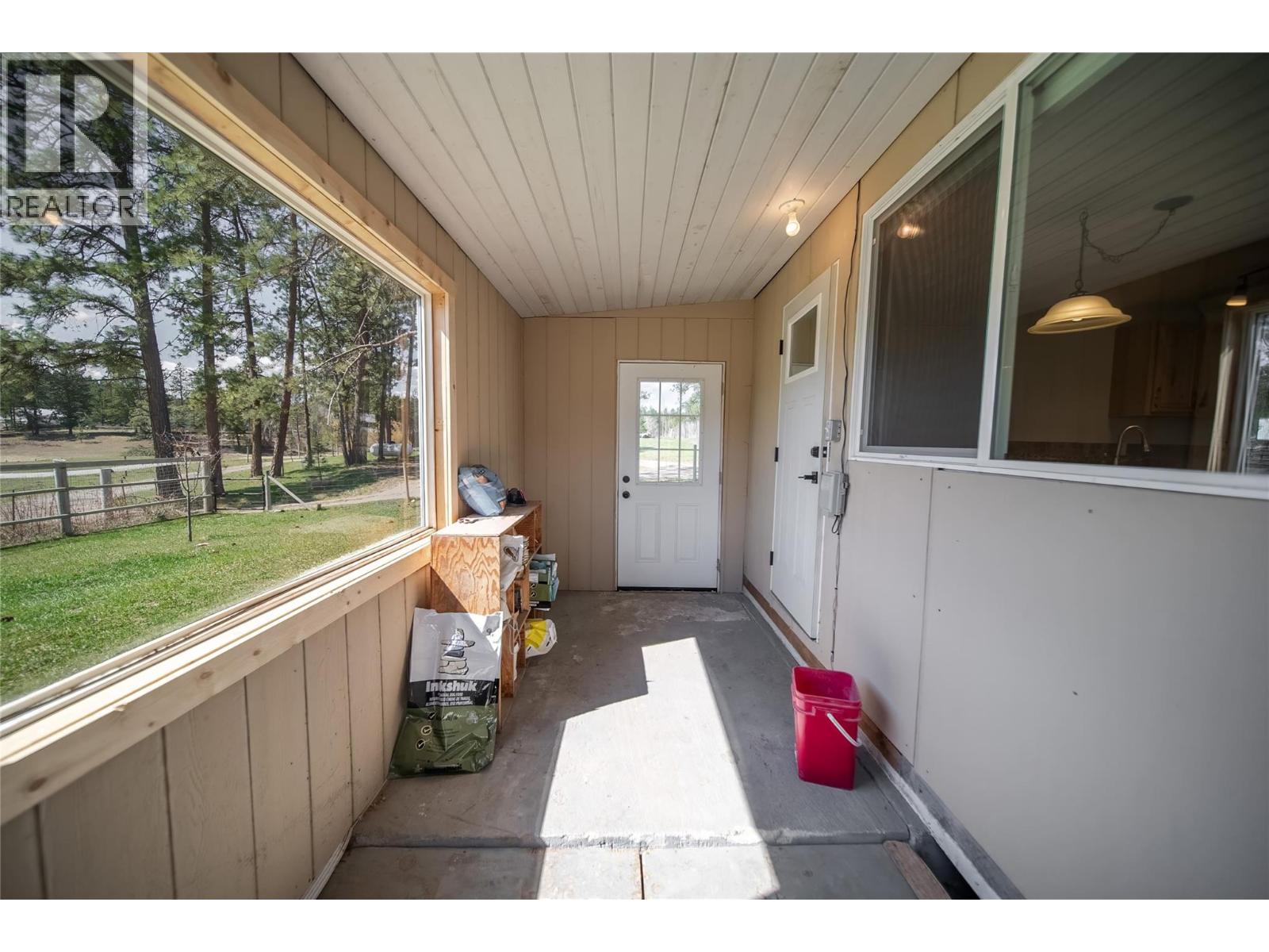 505 Chief David Road, Baynes Lake, British Columbia  V0B 1T4 - Photo 25 - 10377017