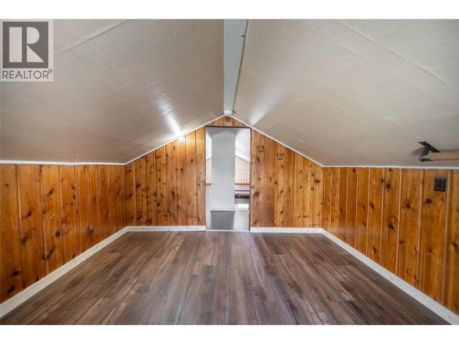 505 Chief David Road, Baynes Lake, British Columbia  V0B 1T4 - Photo 31 - 10377017