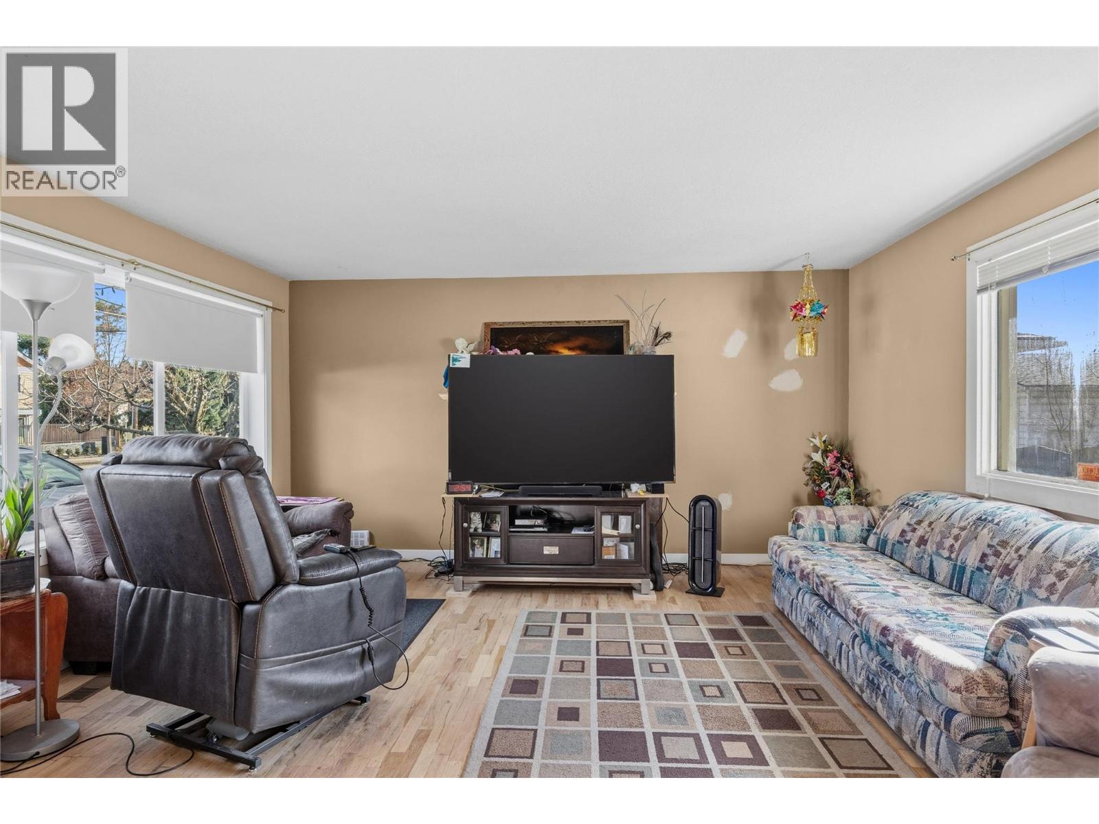 4402 20 Street, Vernon, British Columbia  V1T 4E3 - Photo 5 - 10376919