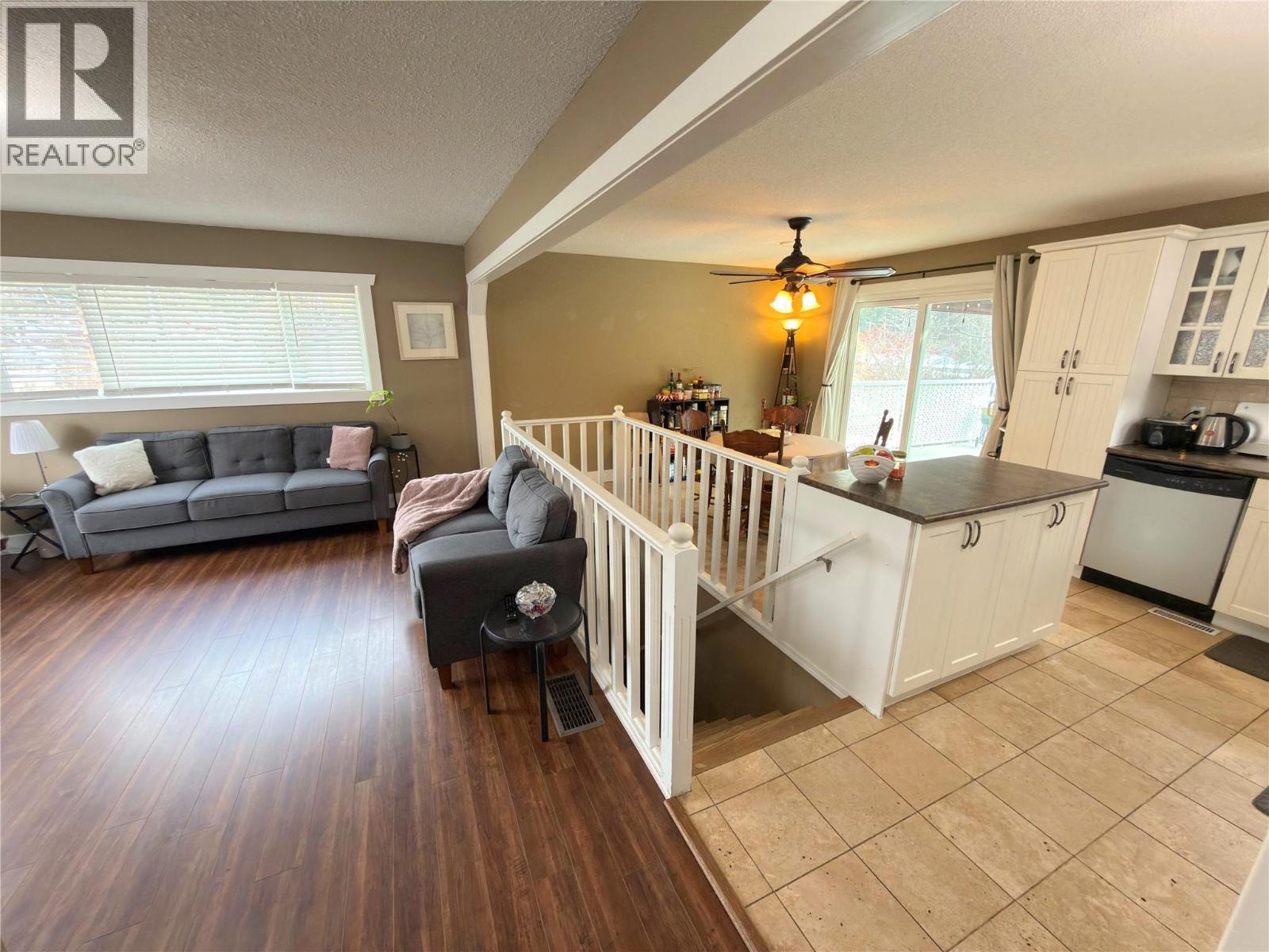 446 Corina Avenue, Princeton, British Columbia  V0X 1W0 - Photo 8 - 10376508