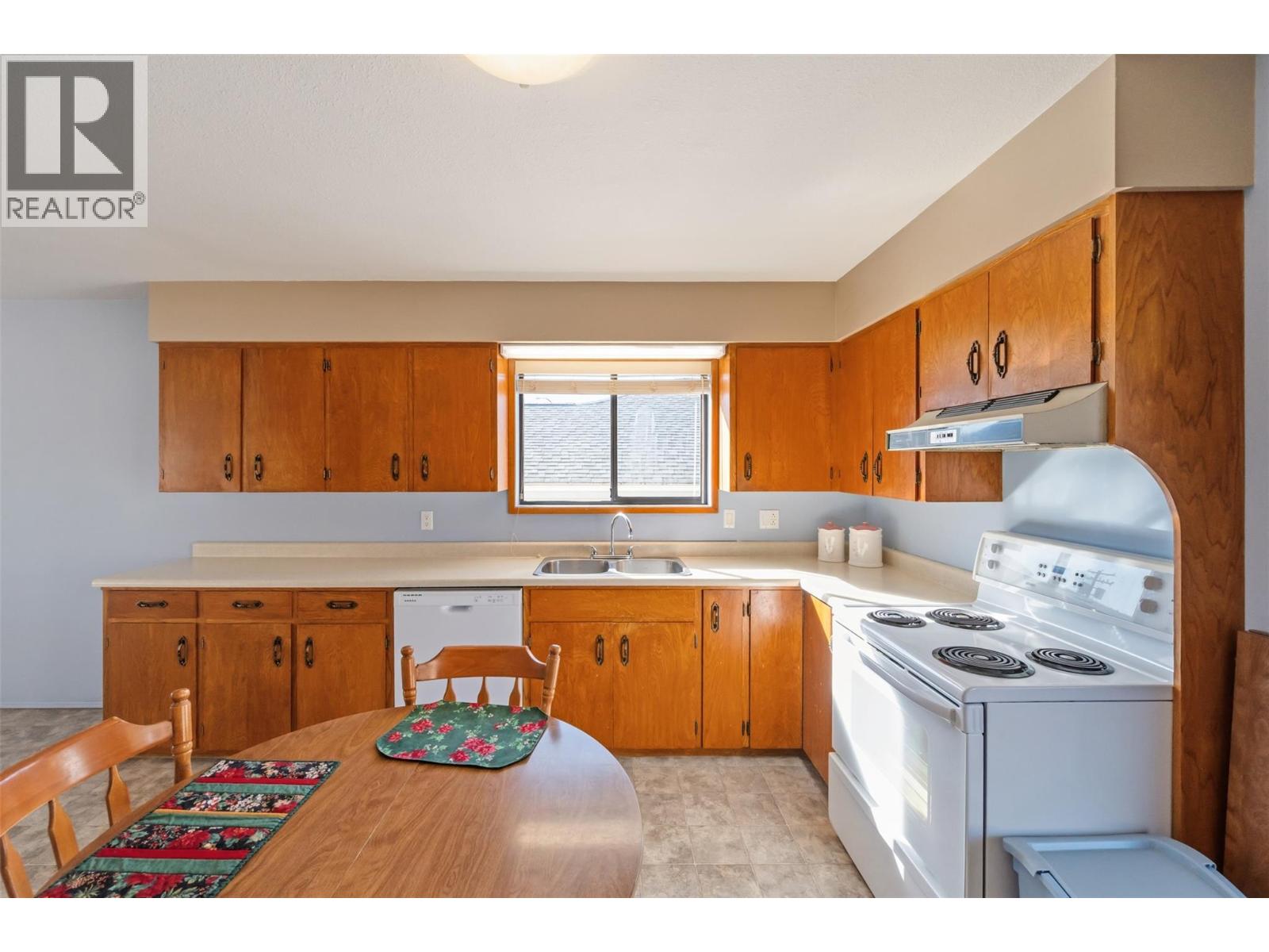 5808 Columbia Street, Oliver, British Columbia  V0H 1T0 - Photo 20 - 10376437