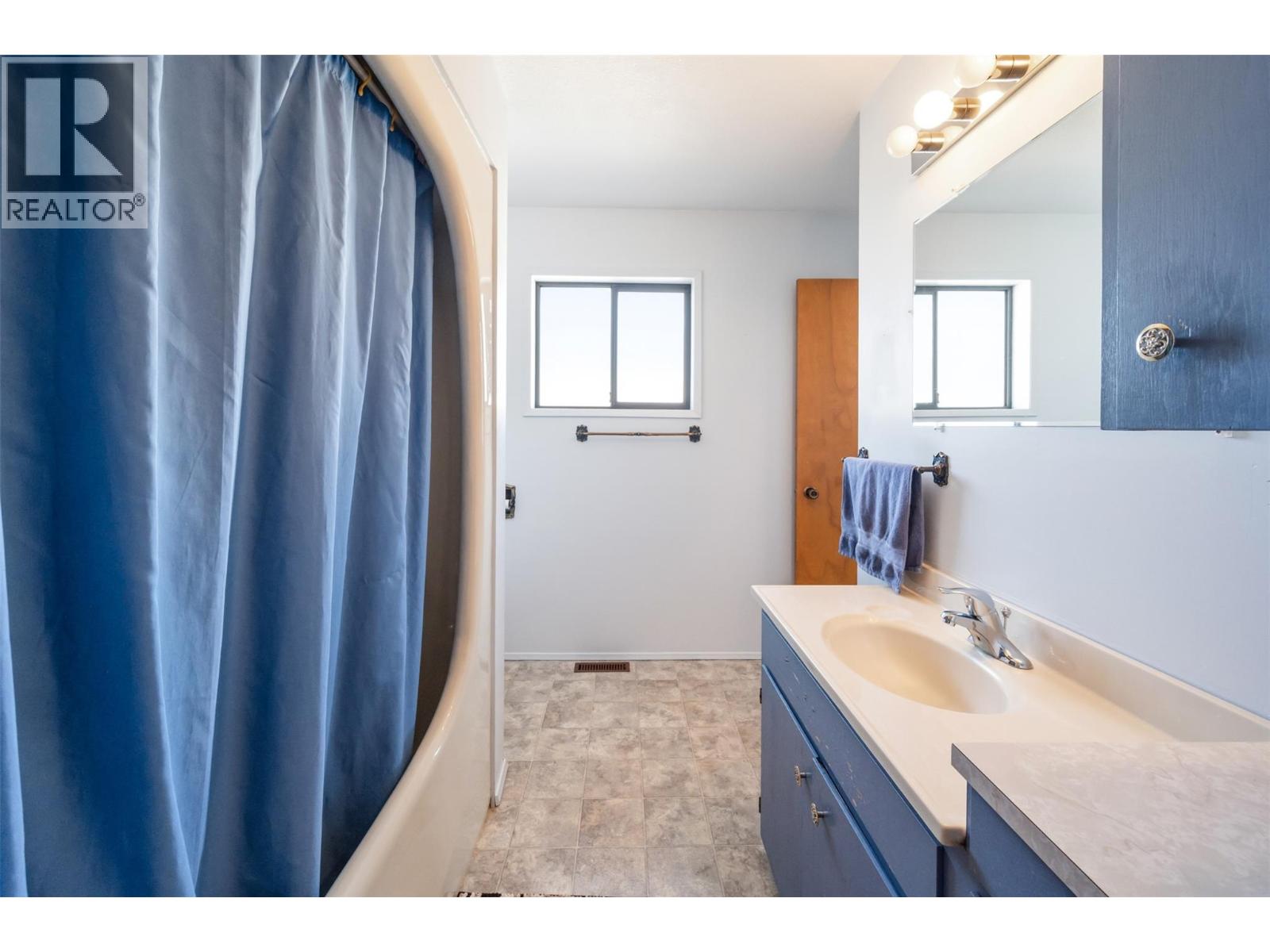 5808 Columbia Street, Oliver, British Columbia  V0H 1T0 - Photo 23 - 10376437