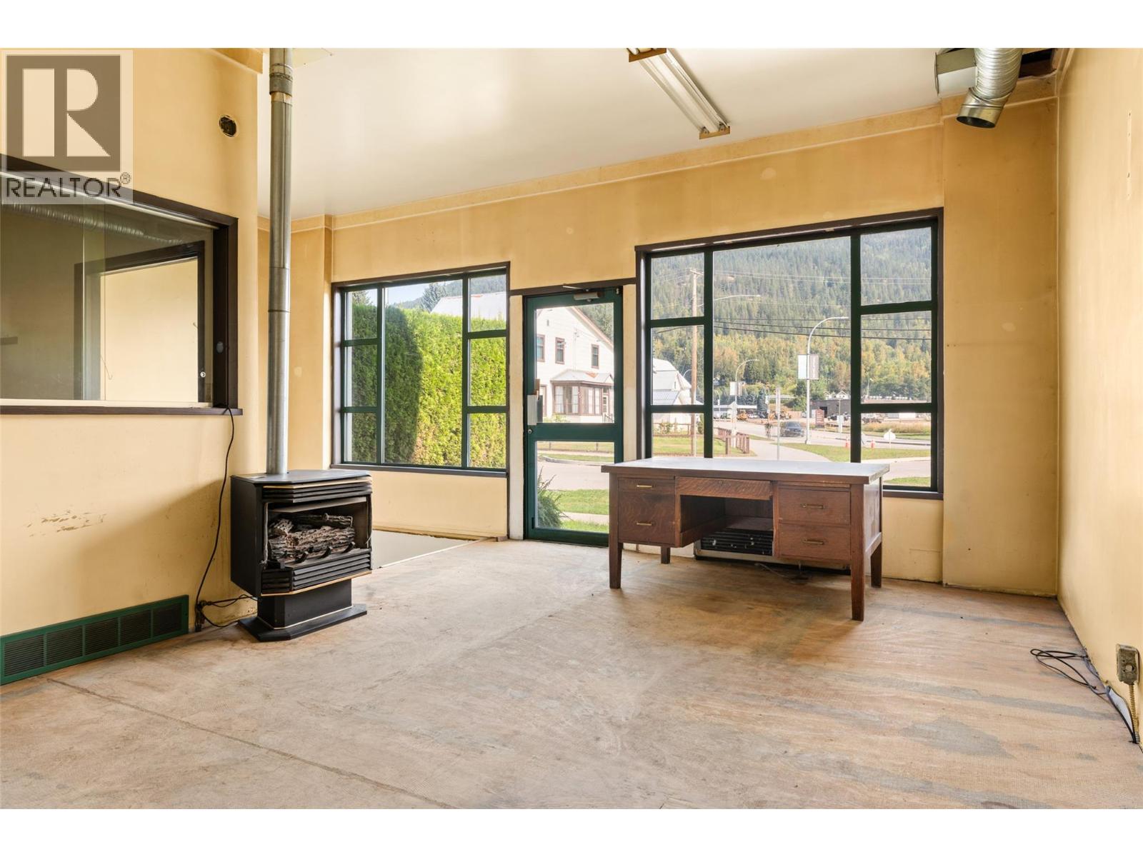 519 Fourth Street E, Revelstoke, British Columbia  V0E 2S0 - Photo 10 - 10376719