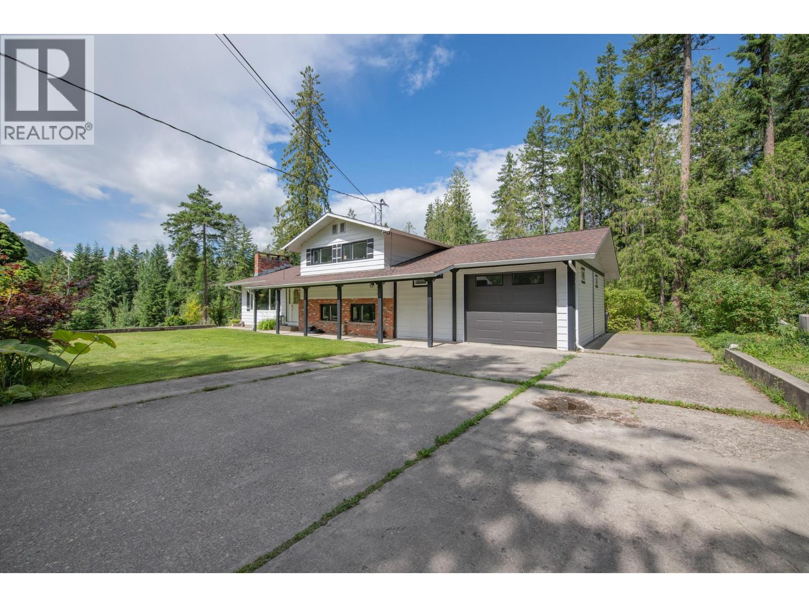 40 Rosoman Road, Enderby, British Columbia  V4Y 4K4 - Photo 2 - 10377139