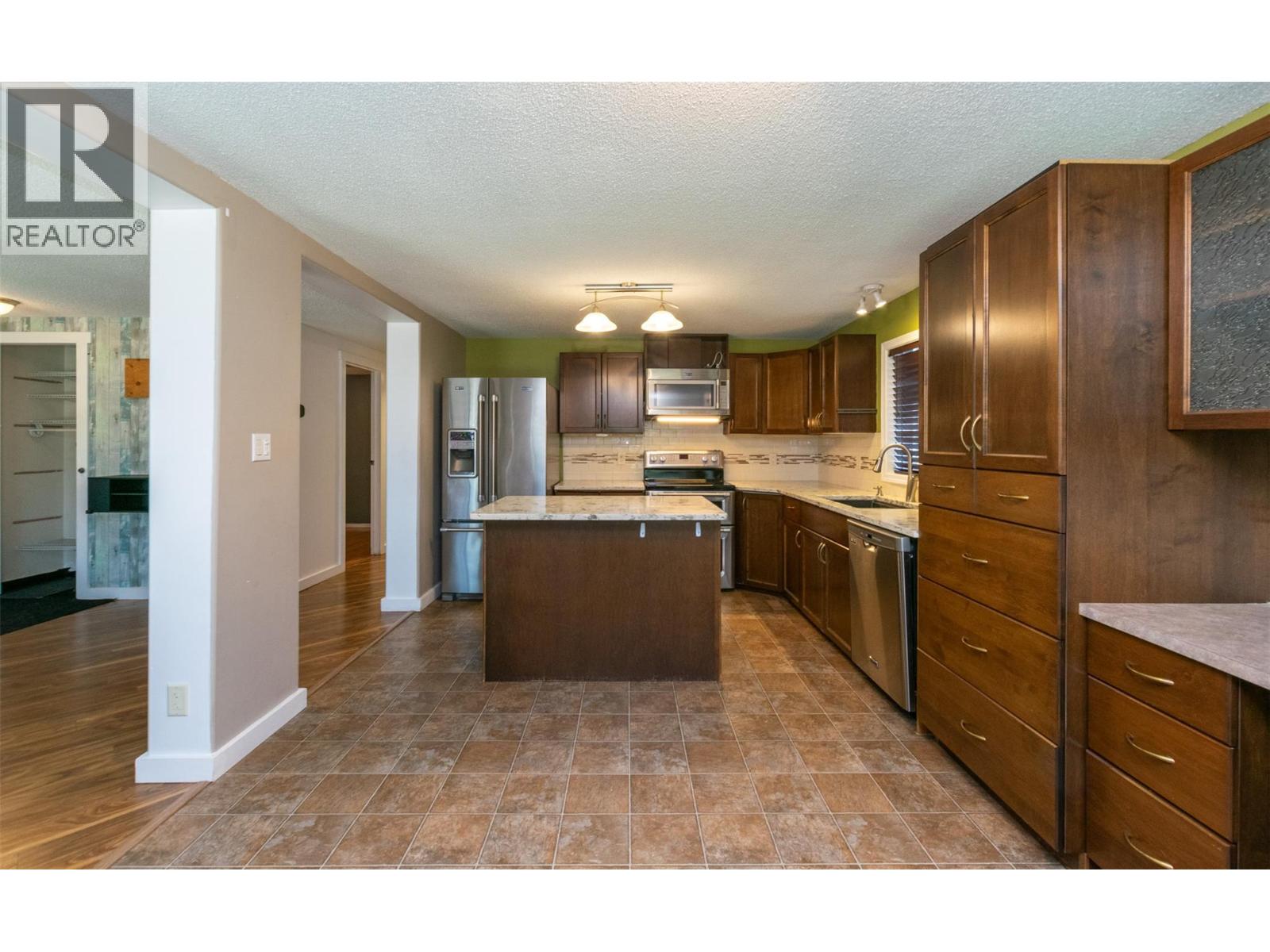 4640 73 Avenue Ne, Salmon Arm, British Columbia  V0E 1K0 - Photo 7 - 10376895