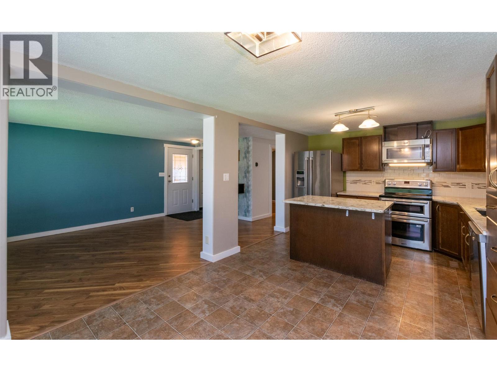 4640 73 Avenue Ne, Salmon Arm, British Columbia  V0E 1K0 - Photo 8 - 10376895