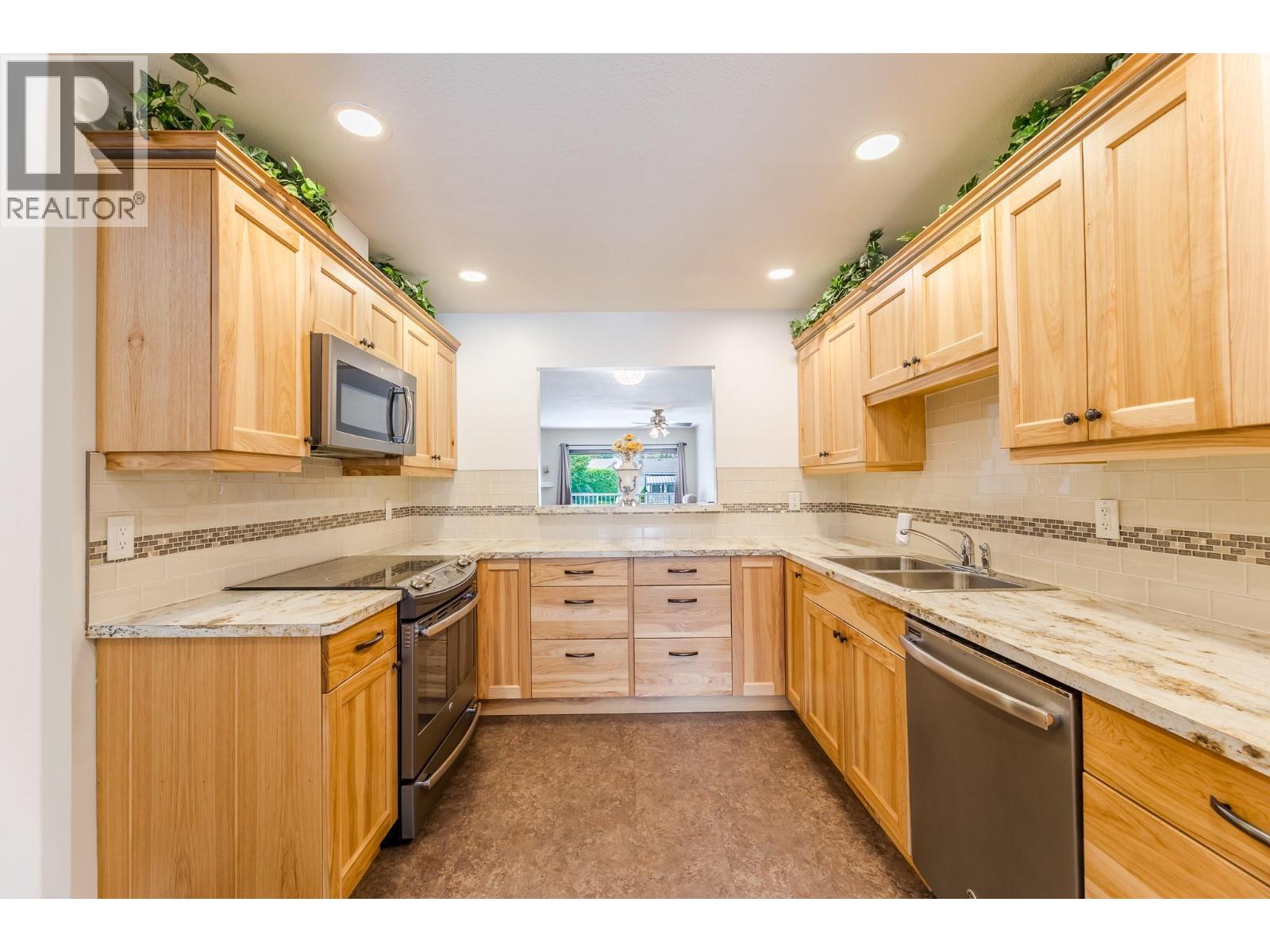 11121 Scott Street Unit# 10, Summerland, British Columbia  V0H 1Z0 - Photo 2 - 10377089