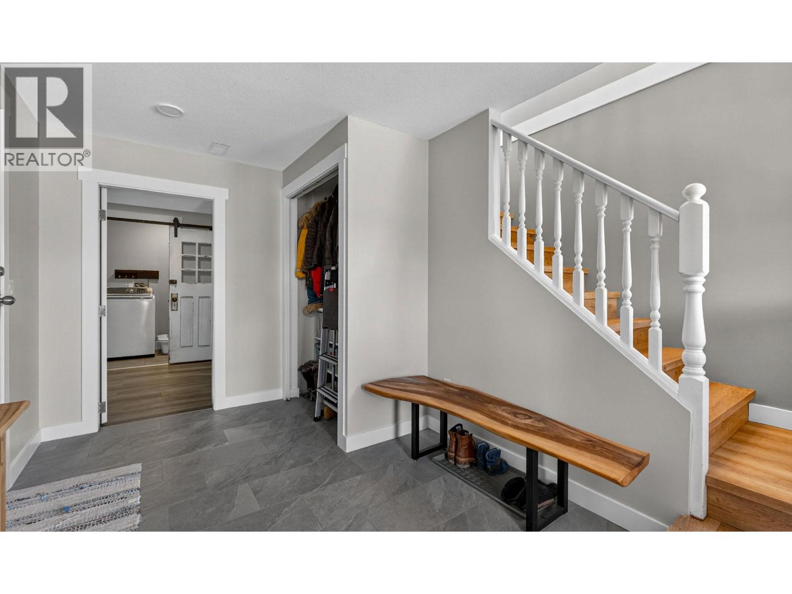 9710 Okanagan Centre Road E, Lake Country, British Columbia  V4V 1T6 - Photo 4 - 10376759