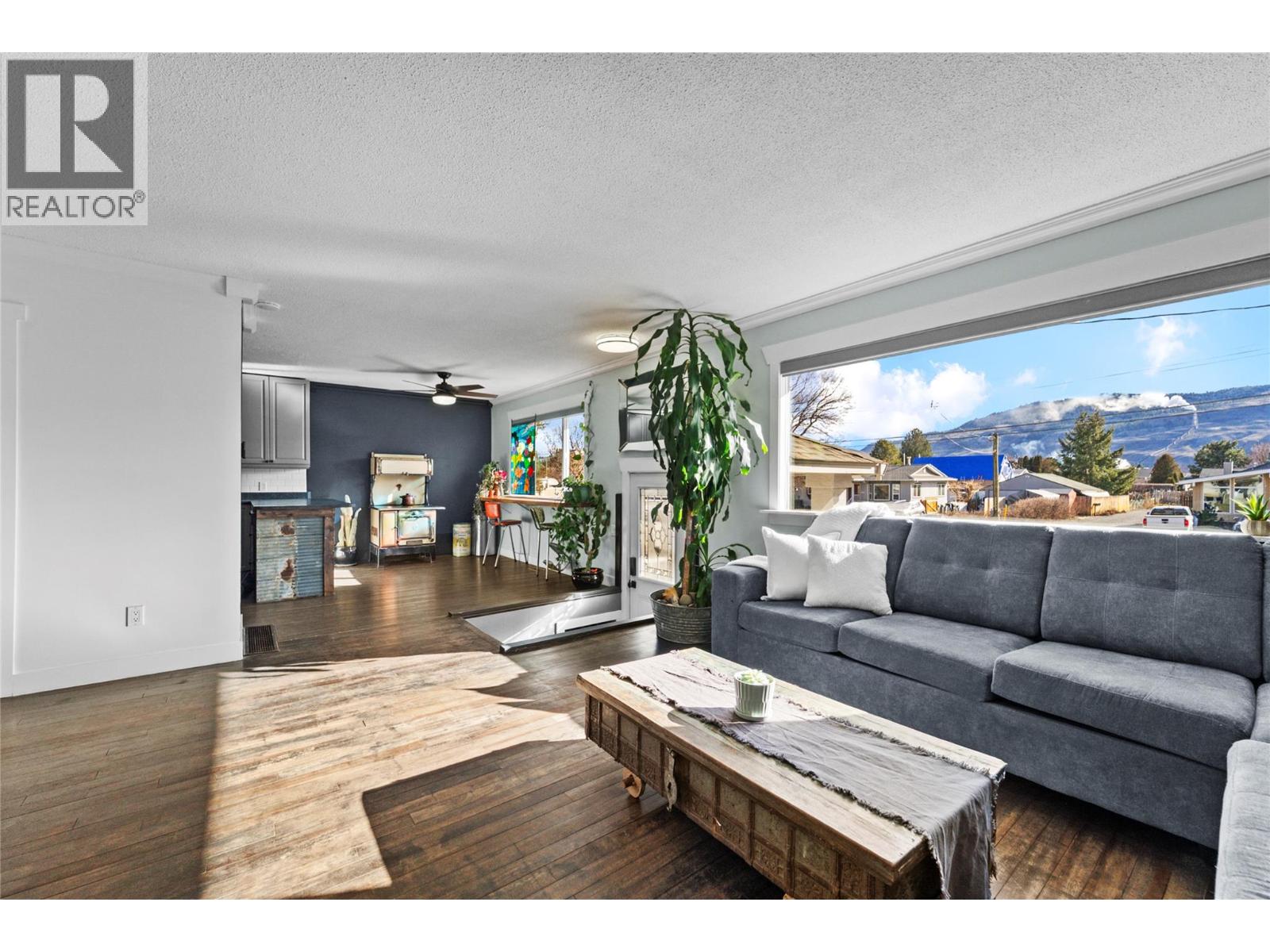 2334 Bossert Avenue, Kamloops, British Columbia  V2B 4V7 - Photo 11 - 10374478