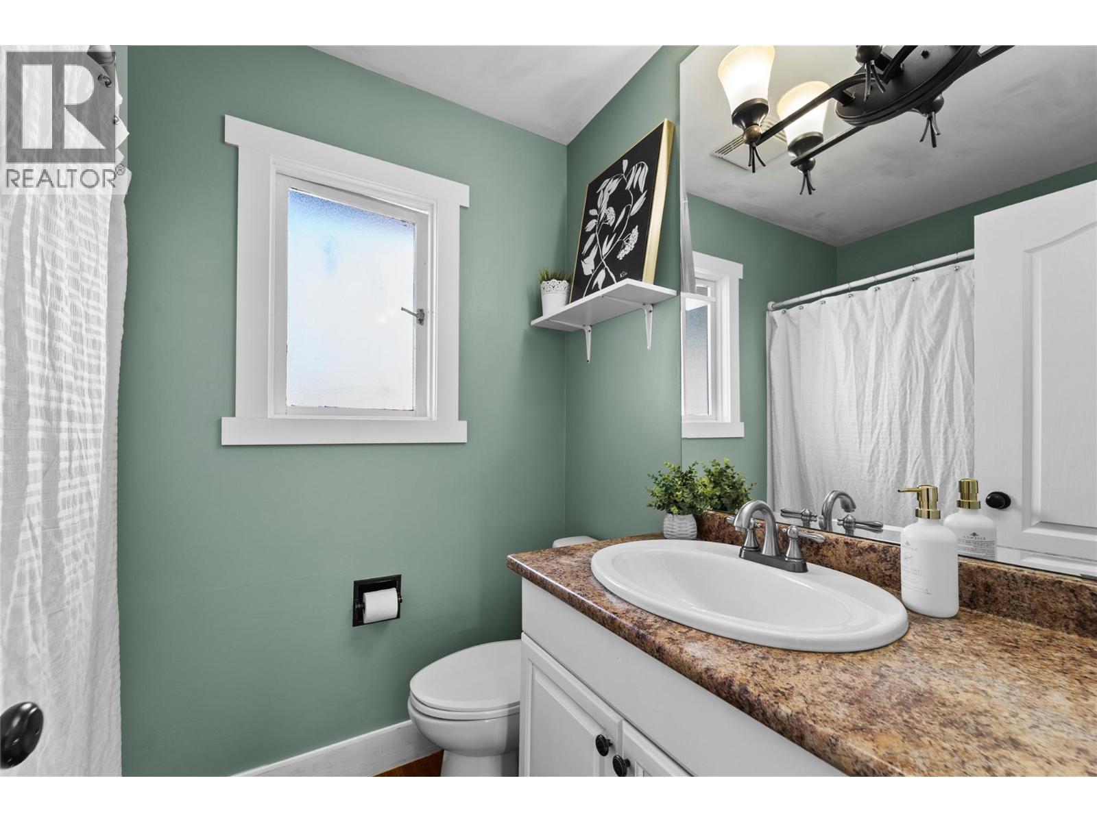 2334 Bossert Avenue, Kamloops, British Columbia  V2B 4V7 - Photo 16 - 10374478