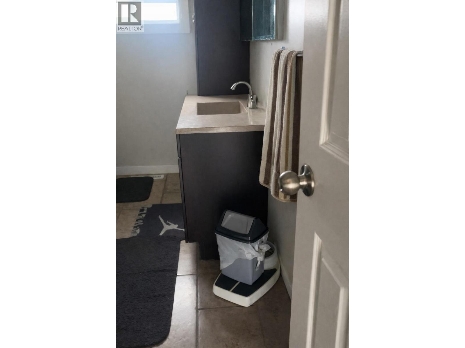 385 Perth Road, Kelowna, British Columbia  V1X 3R5 - Photo 8 - 10377082