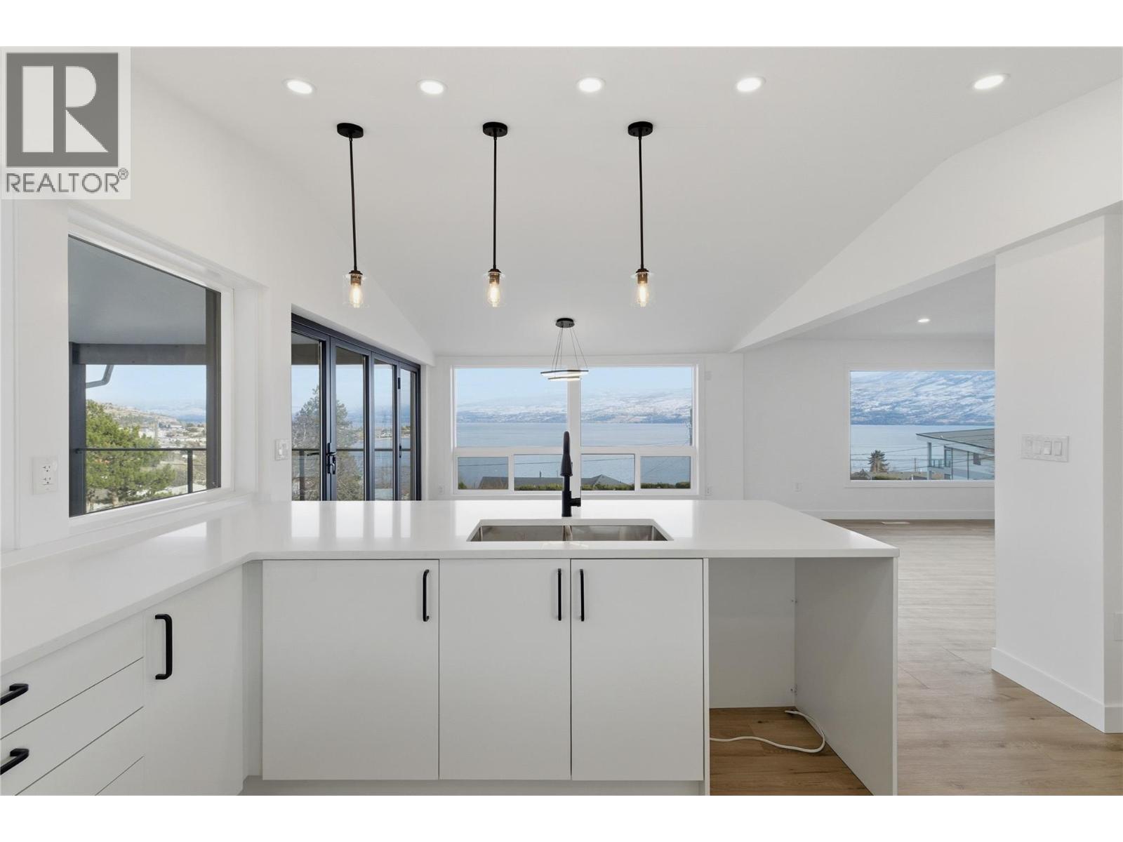 3906 Harding Road, West Kelowna, British Columbia  V4T 2J9 - Photo 9 - 10376583