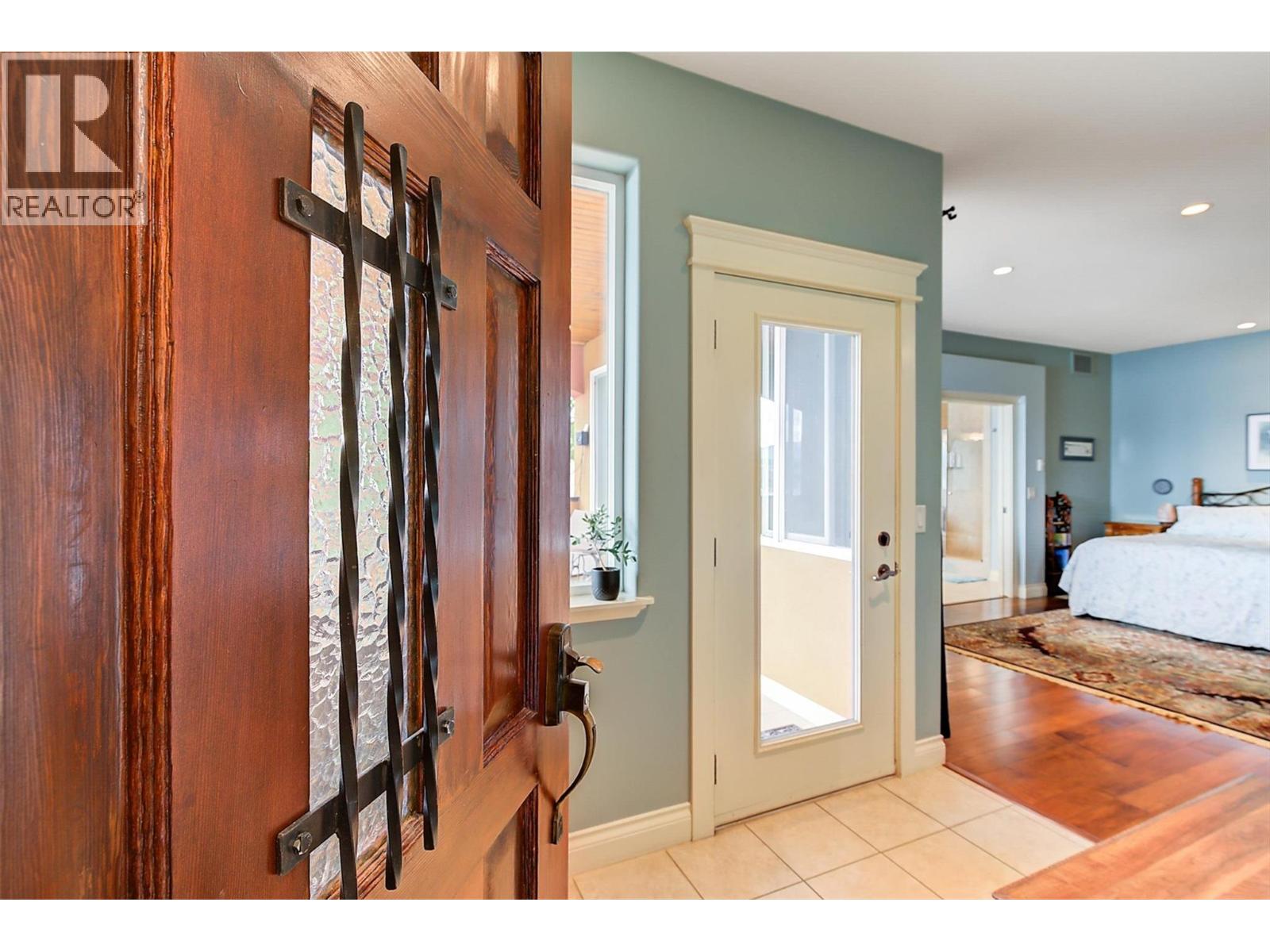 683 Westside Road S, West Kelowna, British Columbia  V1Z 3S2 - Photo 48 - 10377087