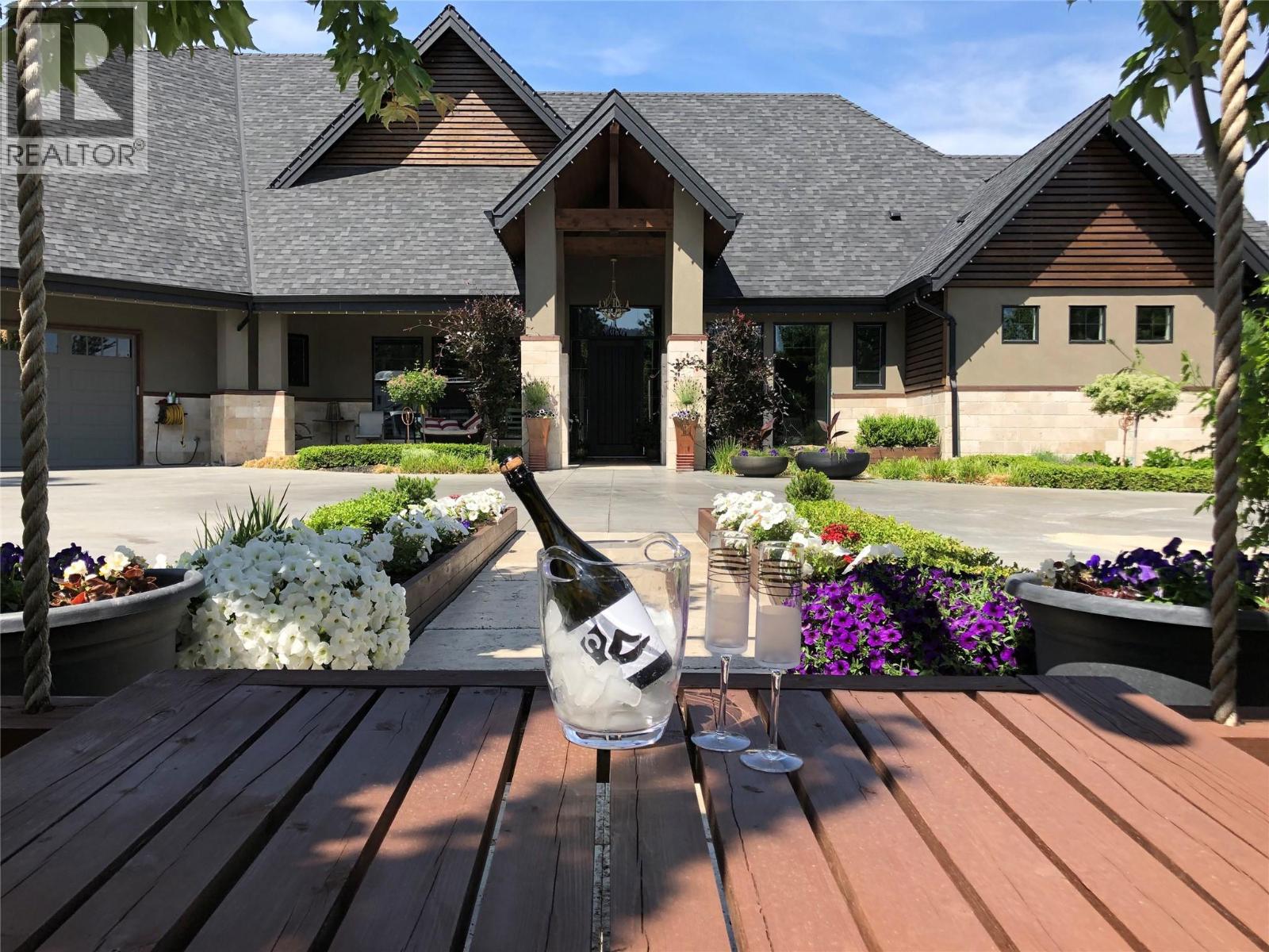 3990 Fairwinds Court, Kelowna, British Columbia  V1W 4G1 - Photo 26 - 10376012