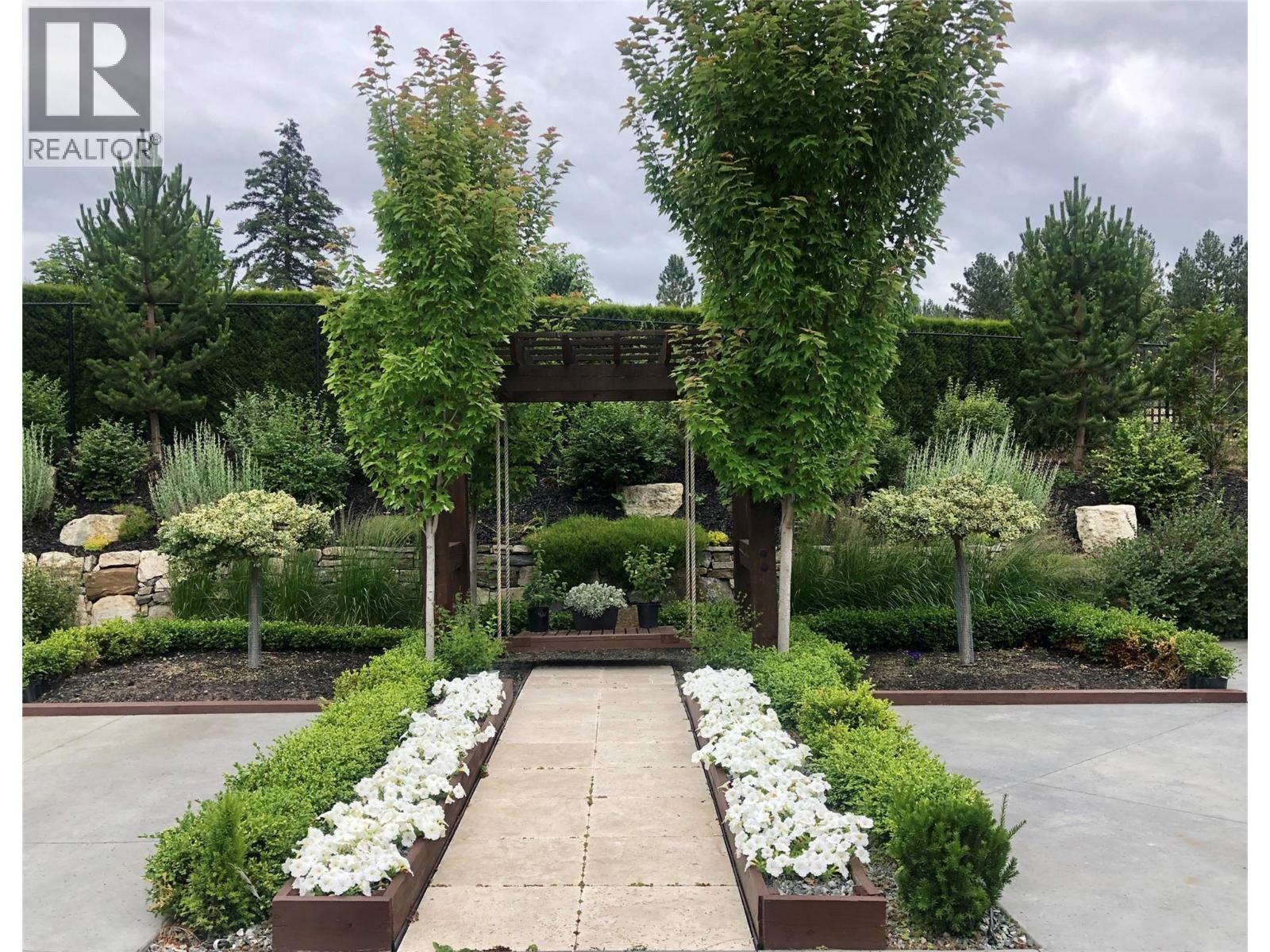 3990 Fairwinds Court, Kelowna, British Columbia  V1W 4G1 - Photo 27 - 10376012