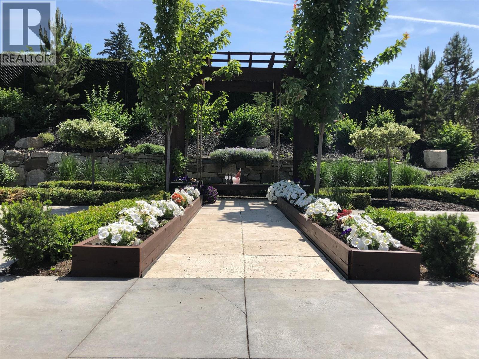 3990 Fairwinds Court, Kelowna, British Columbia  V1W 4G1 - Photo 28 - 10376012