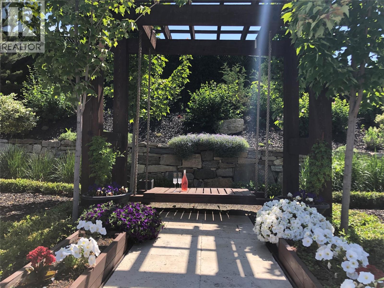 3990 Fairwinds Court, Kelowna, British Columbia  V1W 4G1 - Photo 29 - 10376012