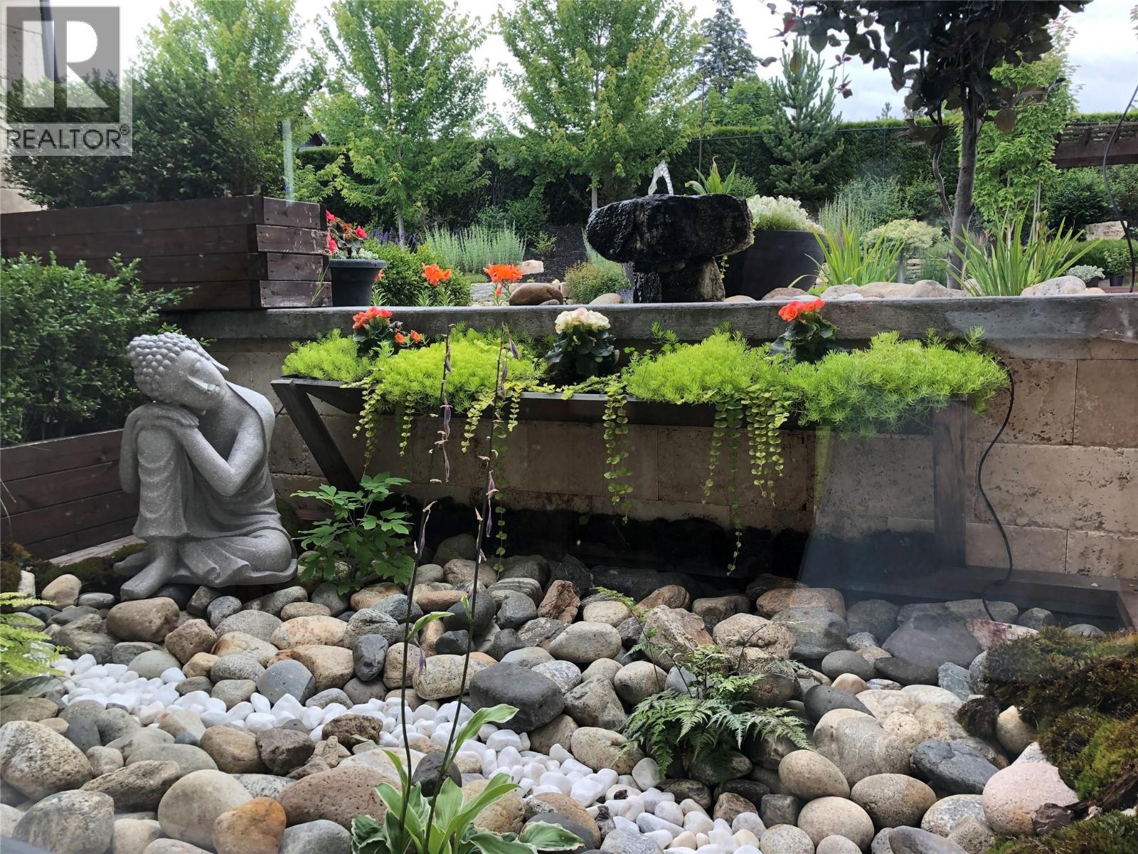 3990 Fairwinds Court, Kelowna, British Columbia  V1W 4G1 - Photo 31 - 10376012