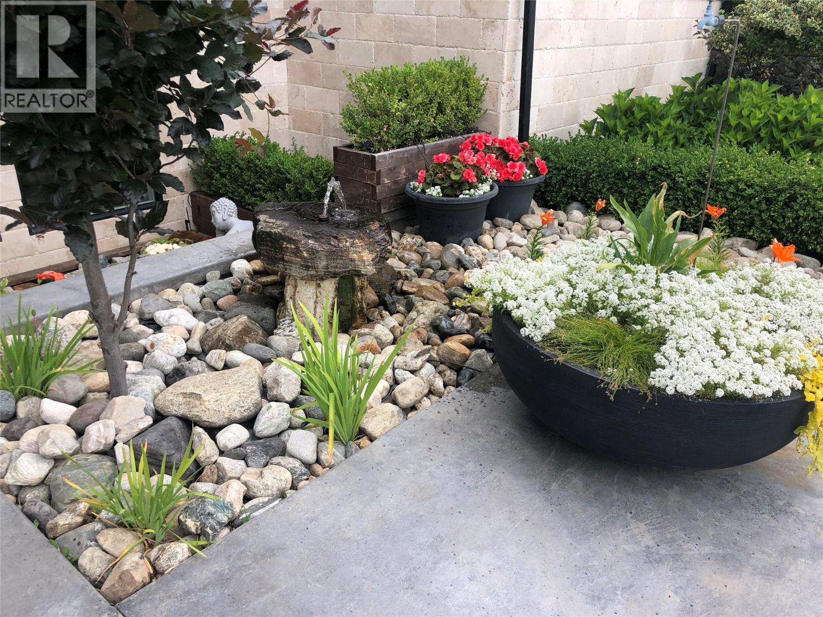 3990 Fairwinds Court, Kelowna, British Columbia  V1W 4G1 - Photo 33 - 10376012