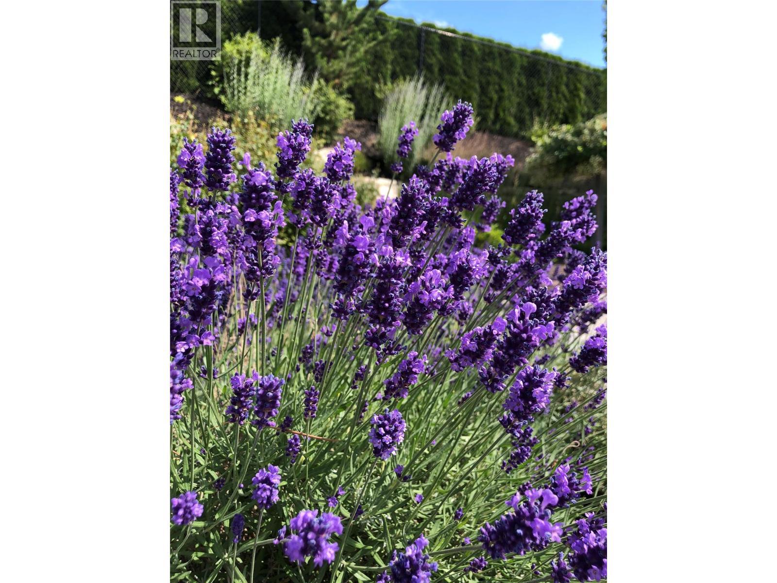 3990 Fairwinds Court, Kelowna, British Columbia  V1W 4G1 - Photo 37 - 10376012