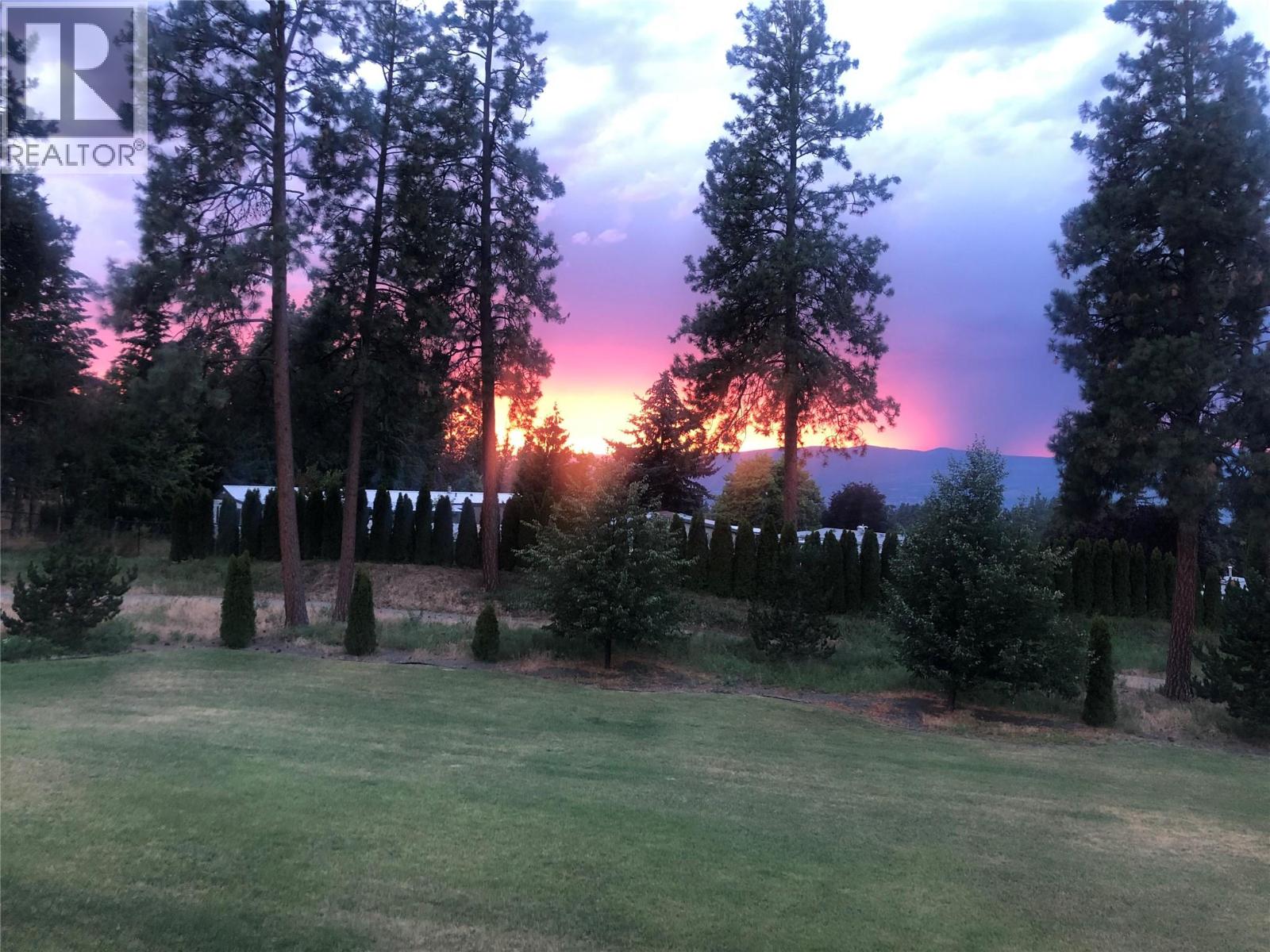 3990 Fairwinds Court, Kelowna, British Columbia  V1W 4G1 - Photo 44 - 10376012