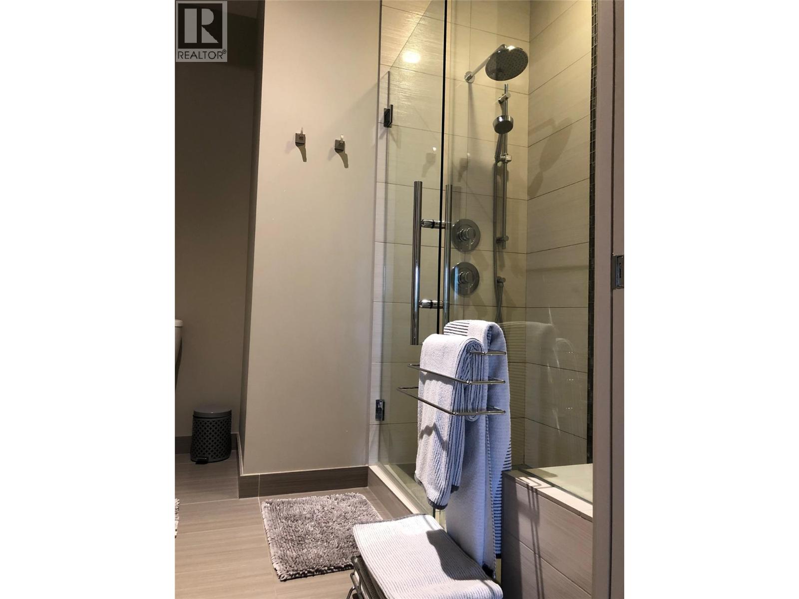 3990 Fairwinds Court, Kelowna, British Columbia  V1W 4G1 - Photo 53 - 10376012