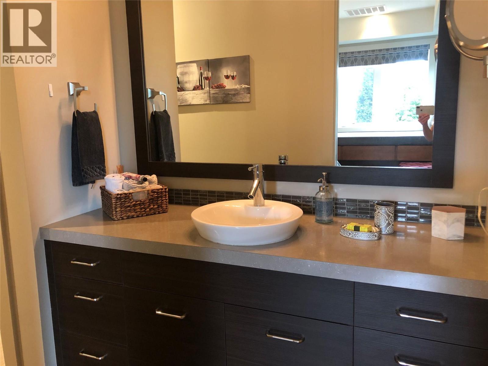 3990 Fairwinds Court, Kelowna, British Columbia  V1W 4G1 - Photo 56 - 10376012