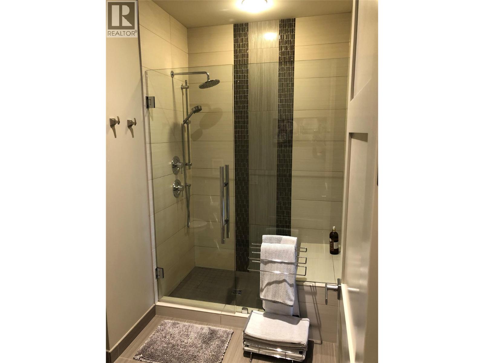 3990 Fairwinds Court, Kelowna, British Columbia  V1W 4G1 - Photo 57 - 10376012