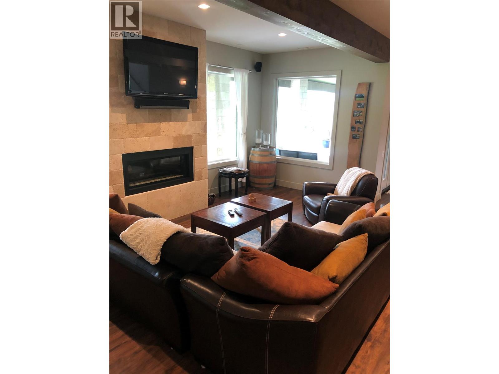 3990 Fairwinds Court, Kelowna, British Columbia  V1W 4G1 - Photo 61 - 10376012