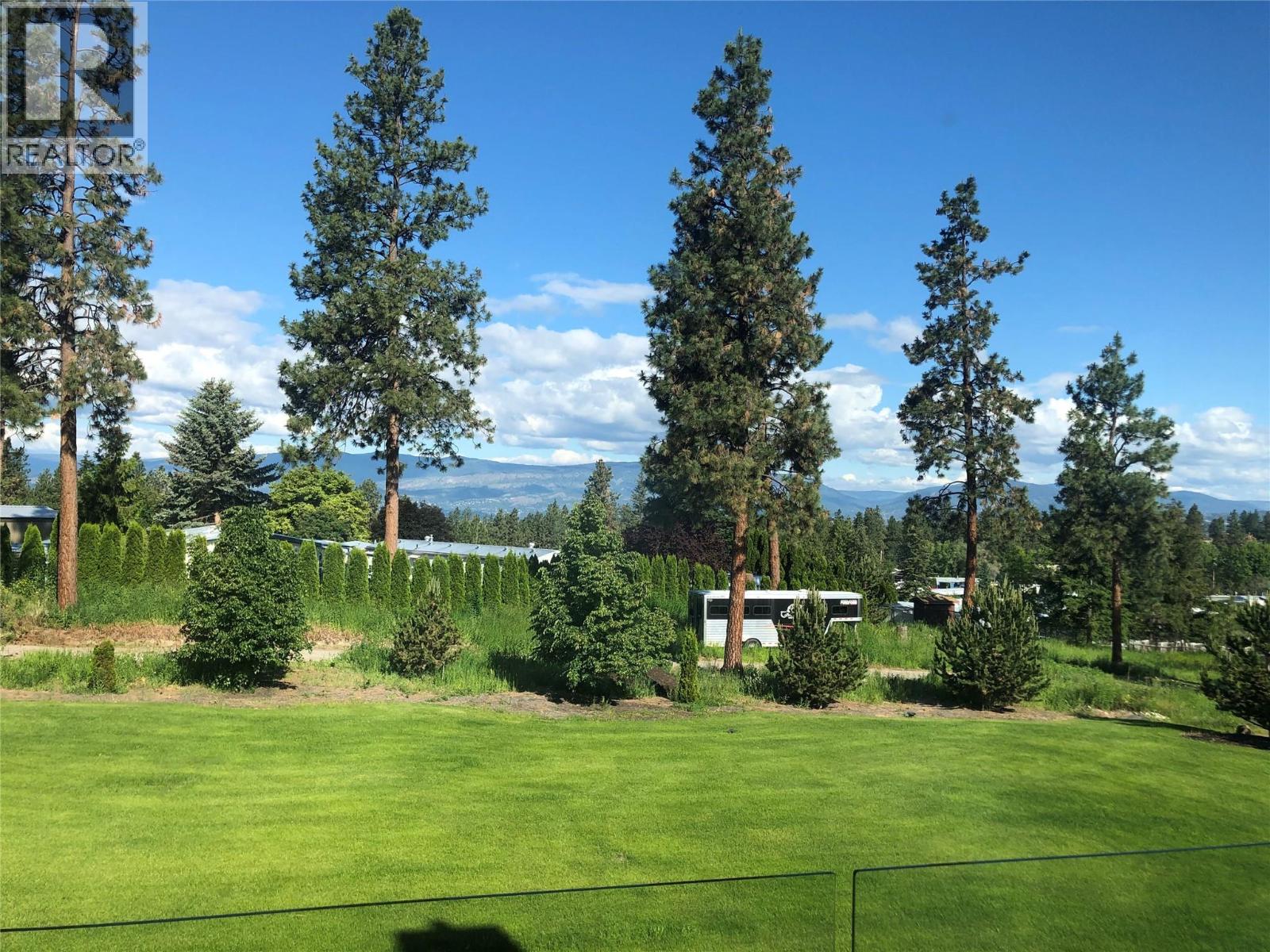 3990 Fairwinds Court, Kelowna, British Columbia  V1W 4G1 - Photo 64 - 10376012