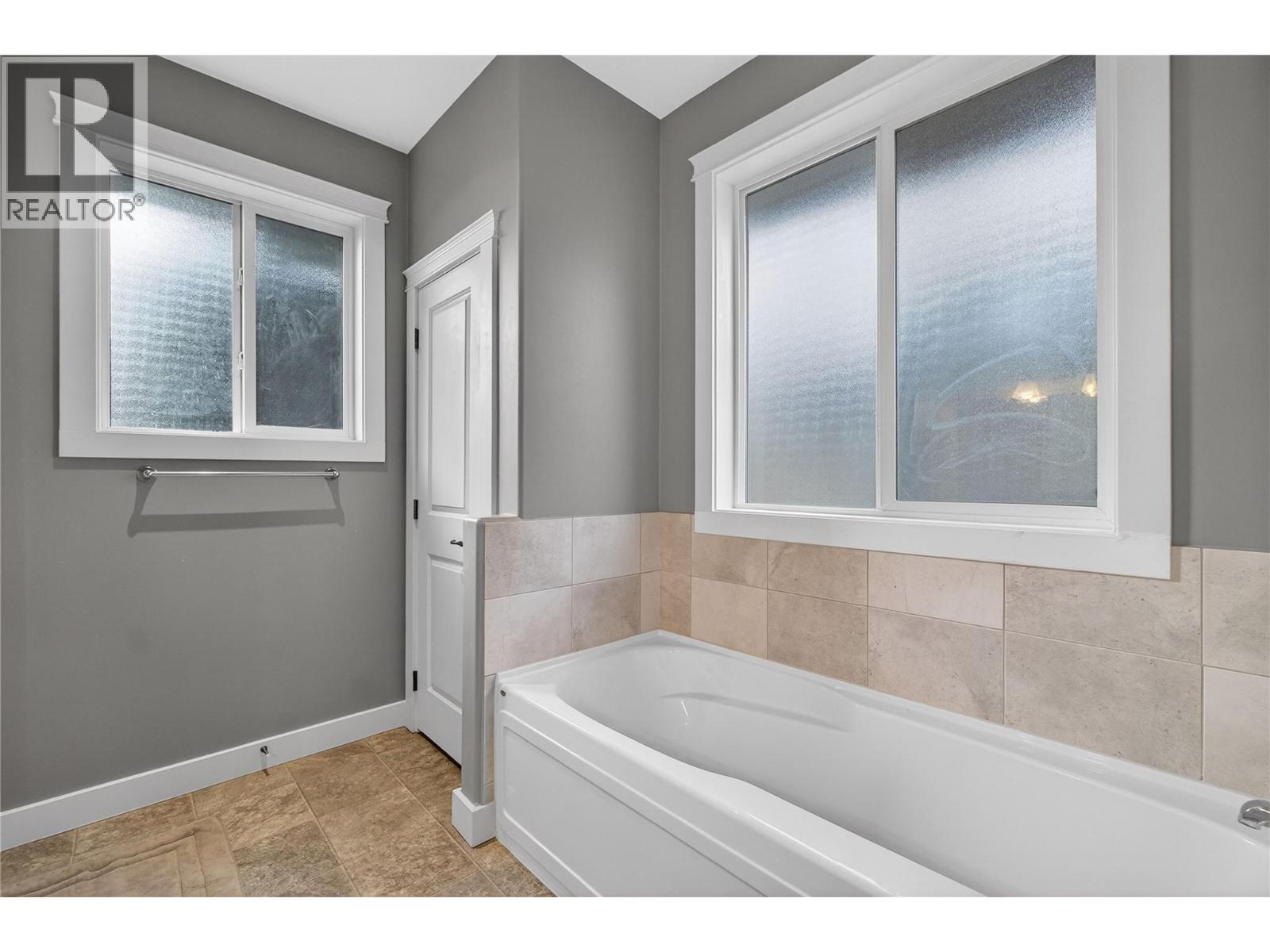 1581 20 Street Ne Unit# 36, Salmon Arm, British Columbia  V1E 0A7 - Photo 34 - 10376774