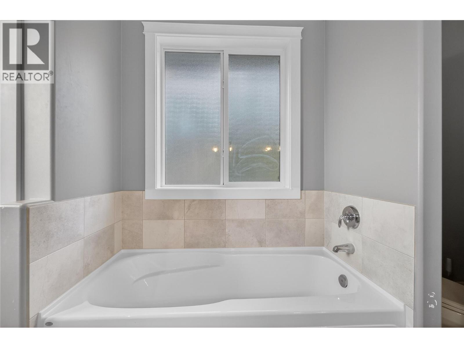 1581 20 Street Ne Unit# 36, Salmon Arm, British Columbia  V1E 0A7 - Photo 54 - 10376774